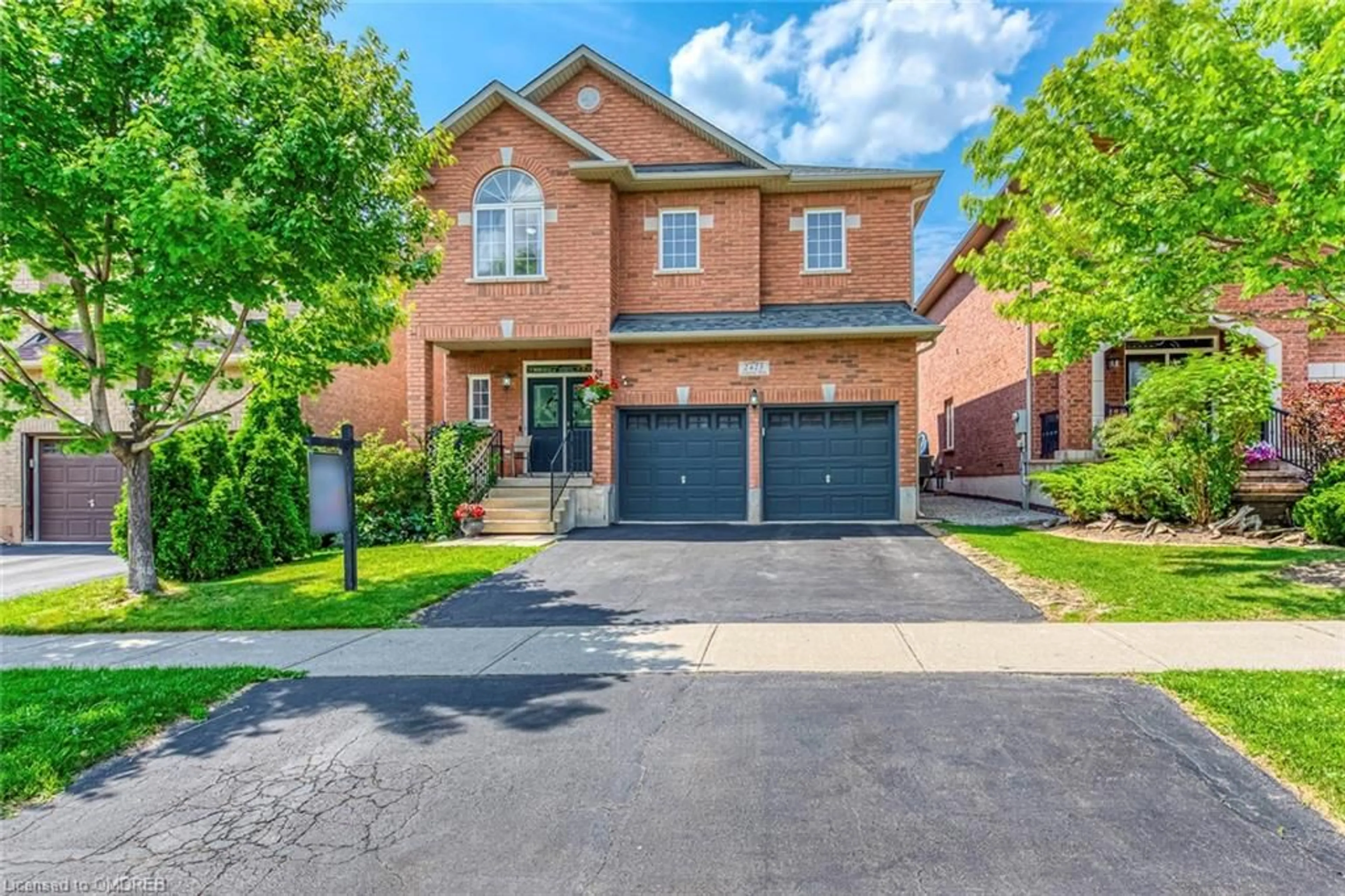 Home with brick exterior material for 2425 Sequoia Way, Oakville Ontario L6M 4Z6