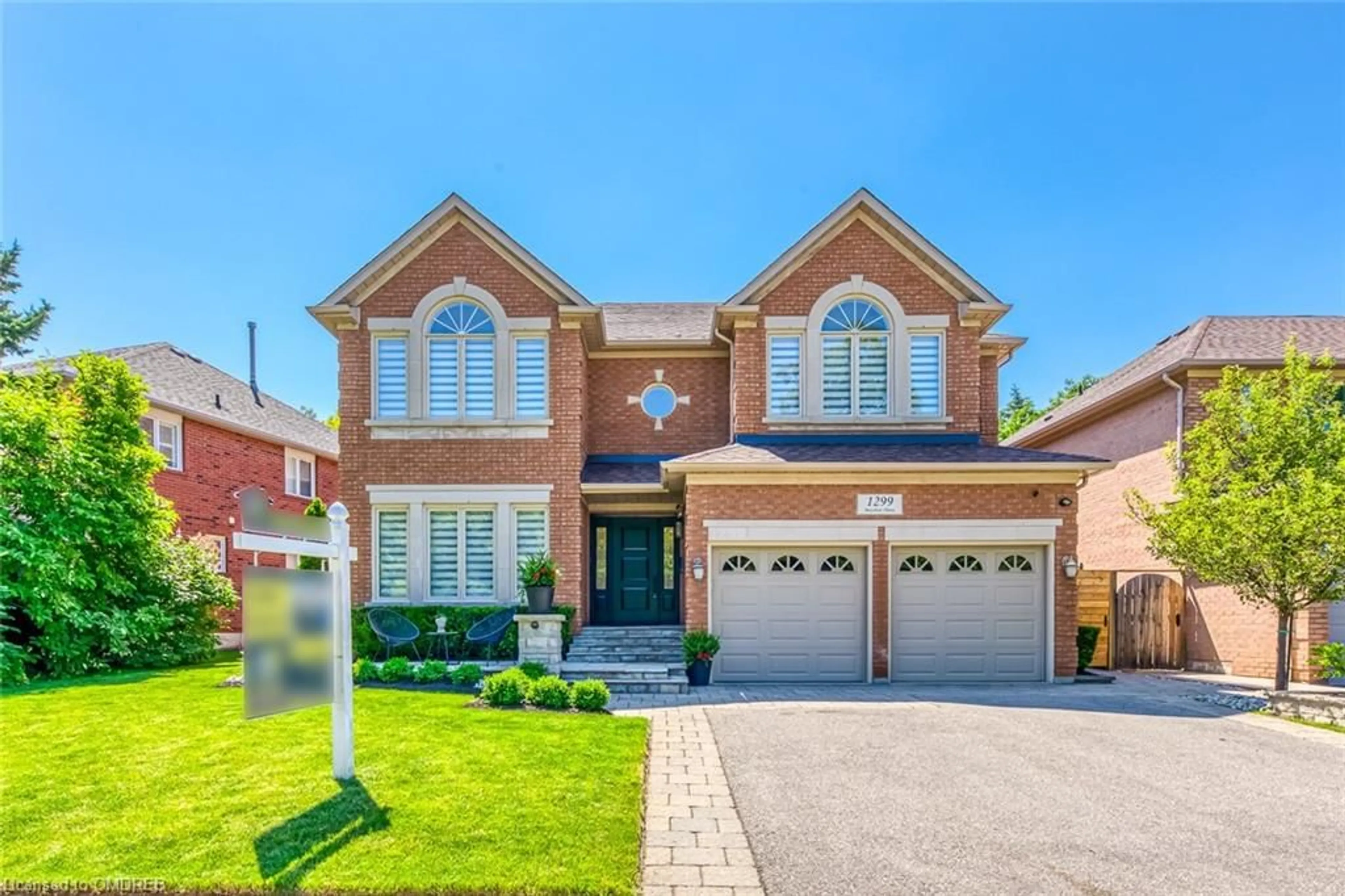 Home with brick exterior material for 1299 Bayshire Dr, Oakville Ontario L6H 6C6