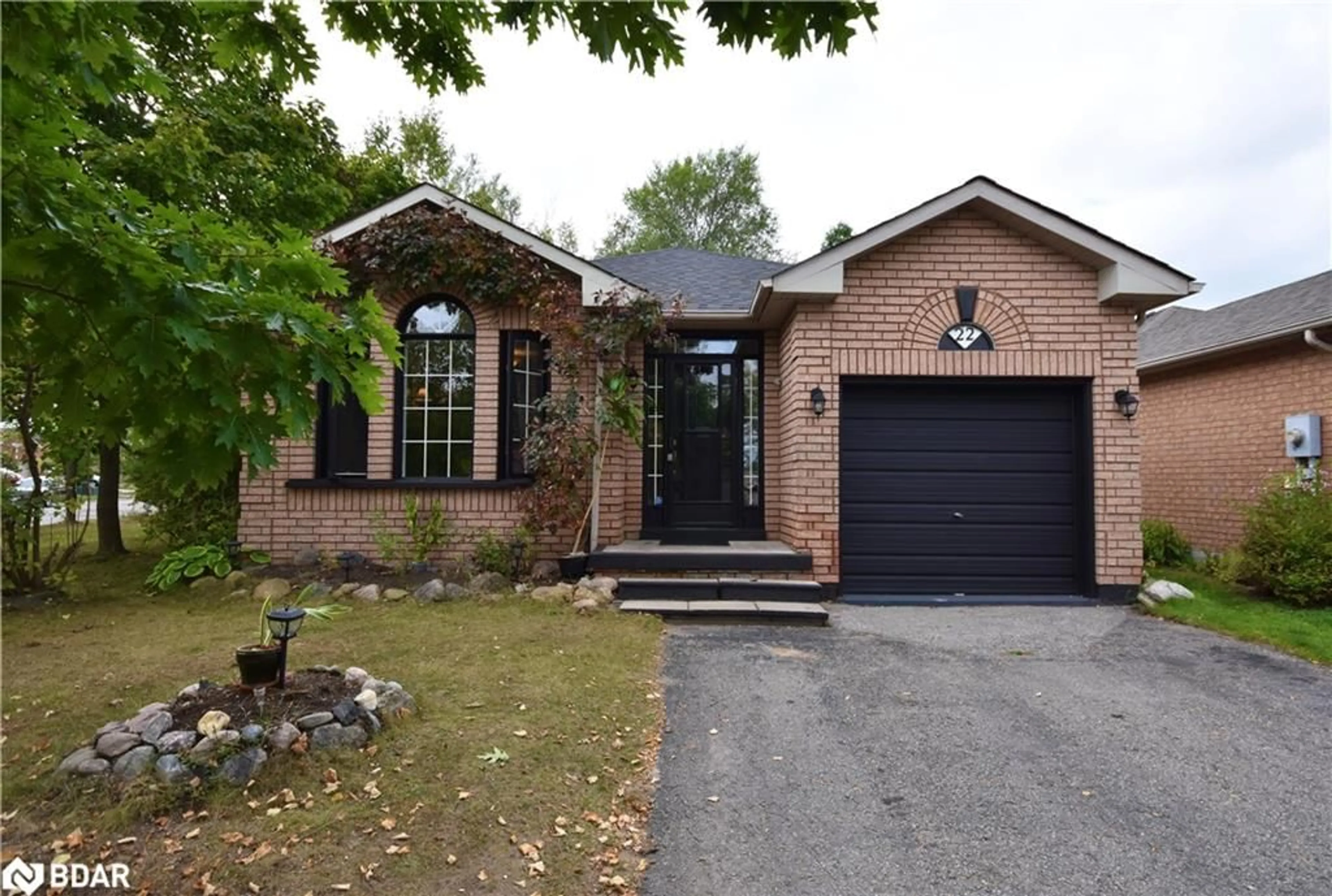 Home with brick exterior material for 22 Nicholson Dr, Barrie Ontario L4N 8L7