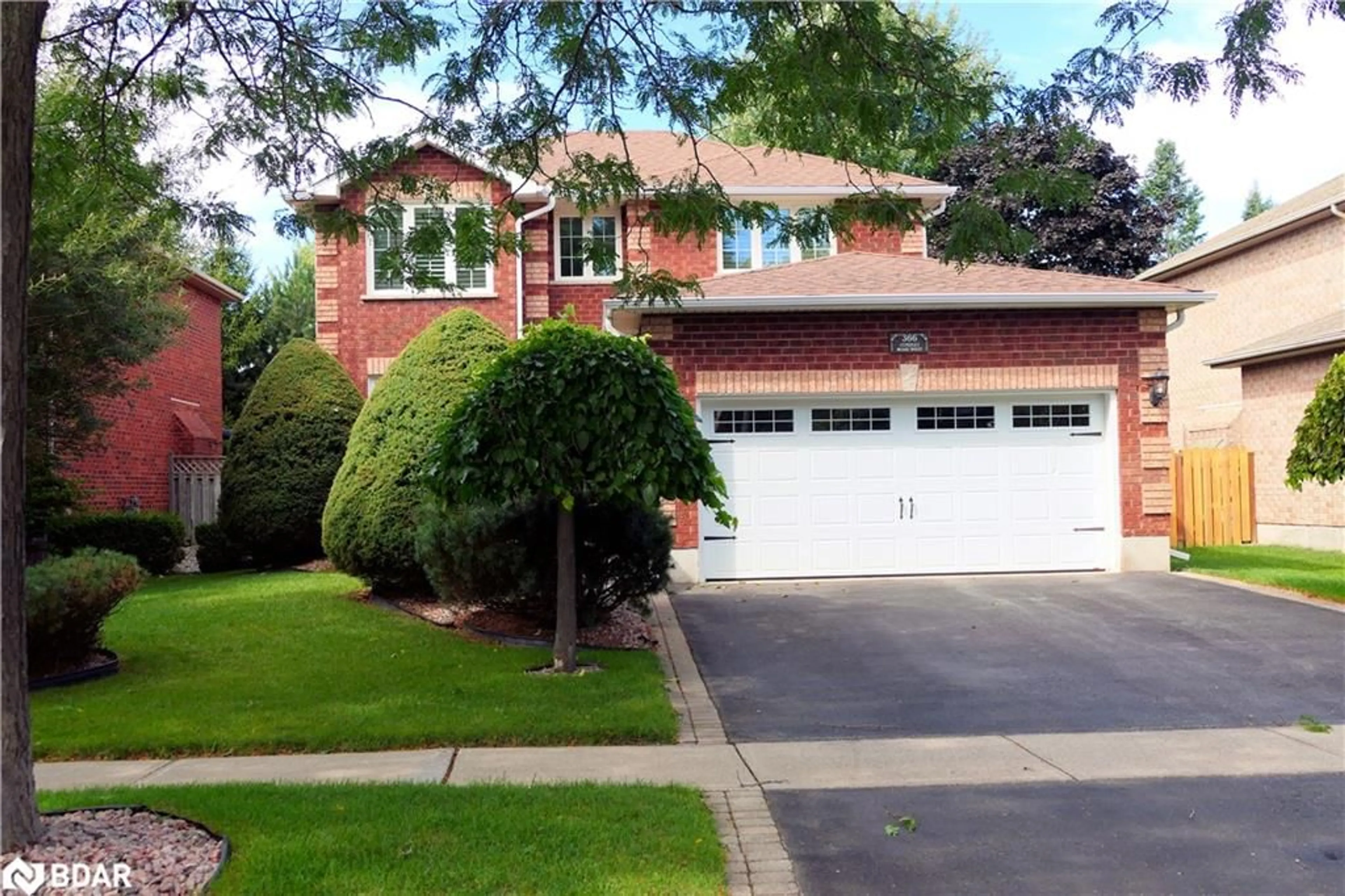 Frontside or backside of a home for 366 Cundles Rd, Barrie Ontario L4N 7C8