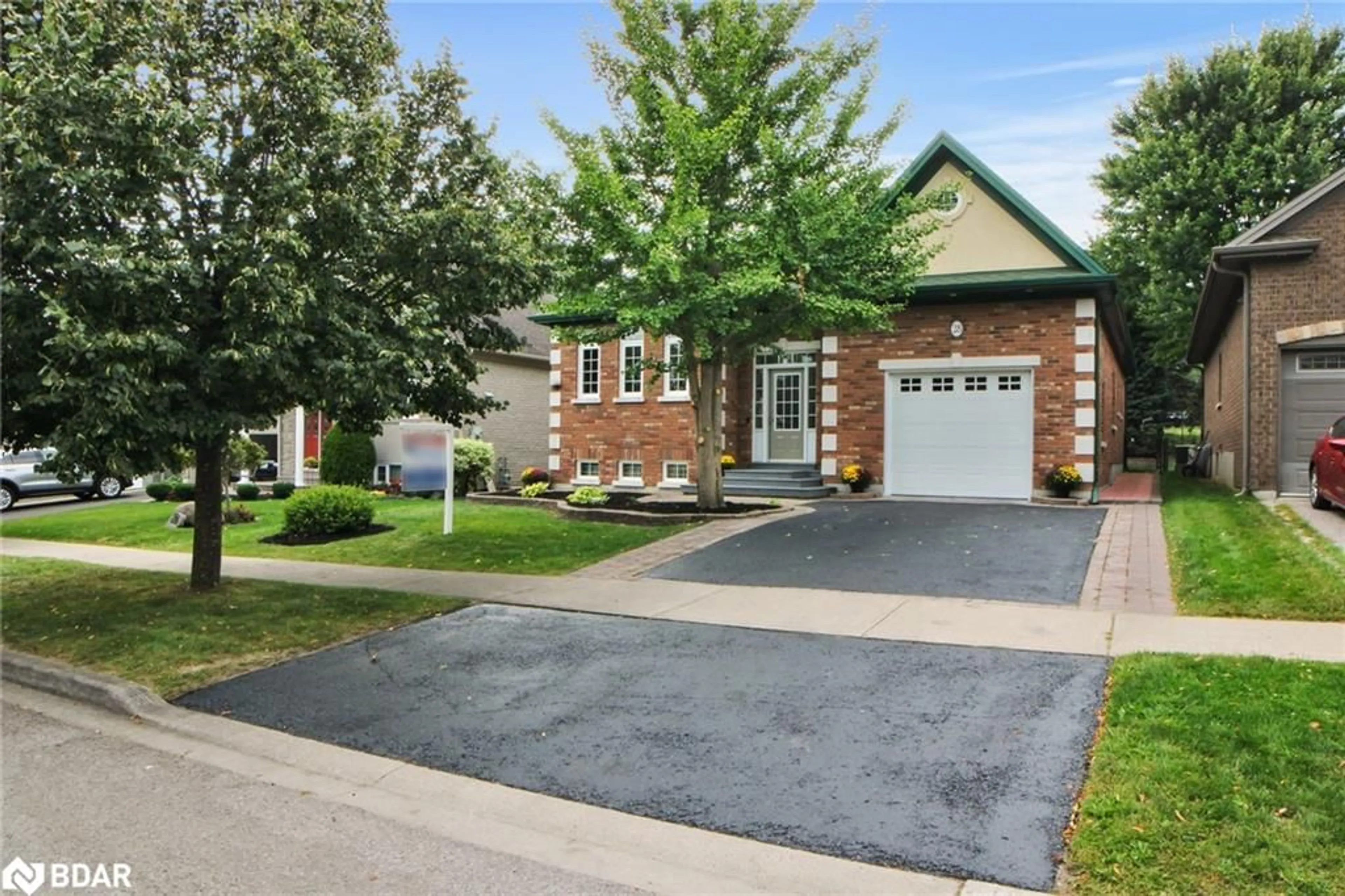 Home with brick exterior material for 28 Pine Crt, Port Perry Ontario L9L 1T9