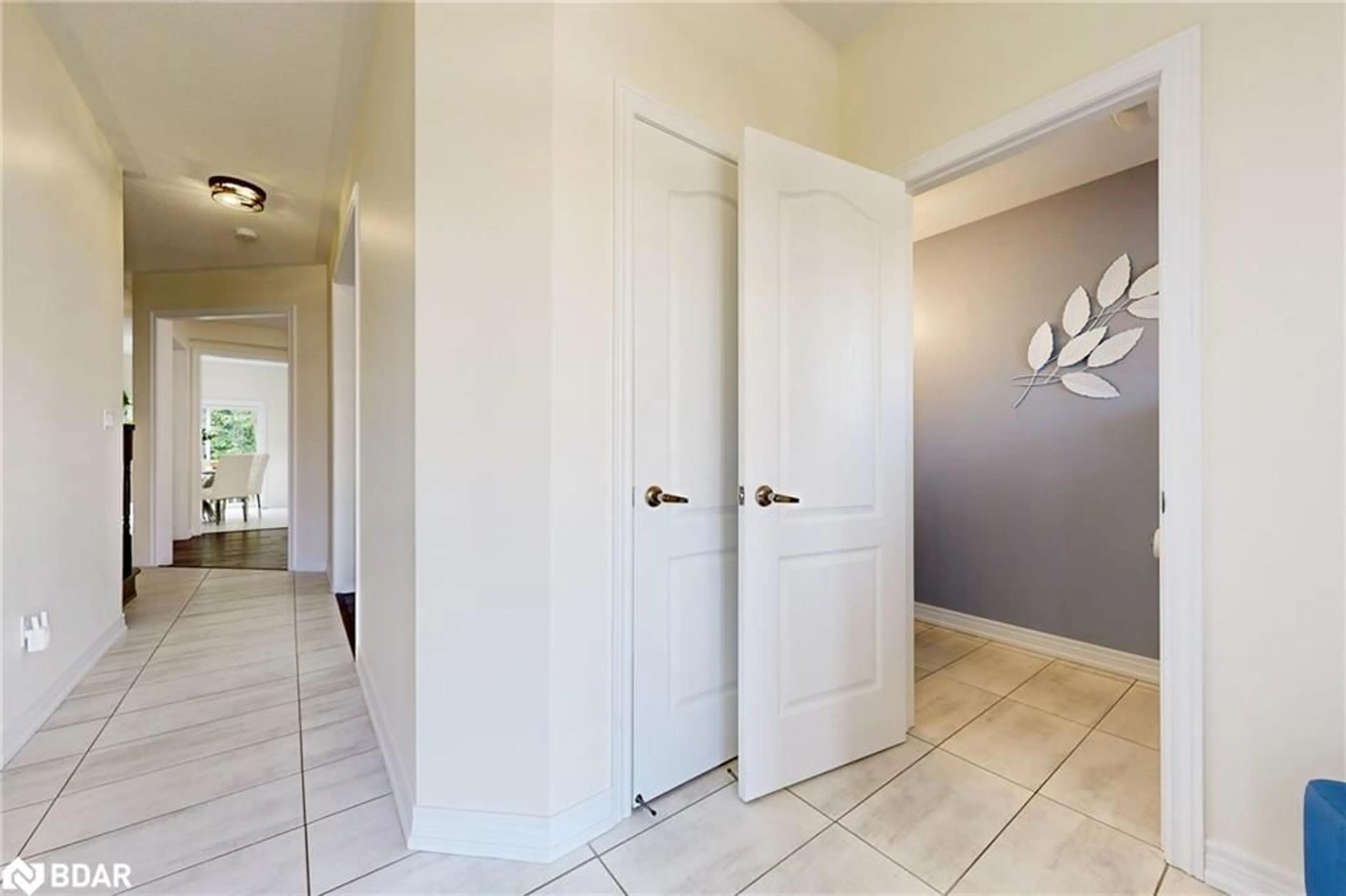 Indoor entryway, wood floors for 269 Bruce Cameron Drive Dr, Bowmanville Ontario L1C 0W2