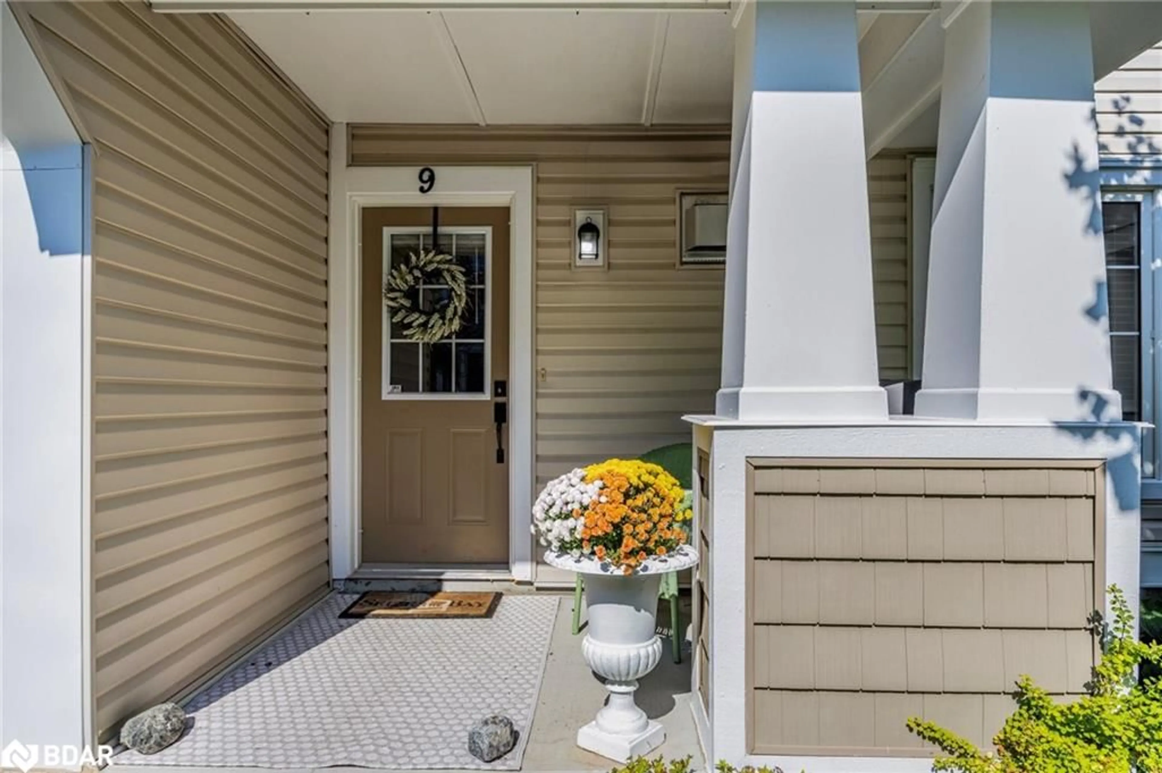 Indoor entryway, wood floors for 9 Mulligan Lane, Port Severn Ontario L0K 1S0