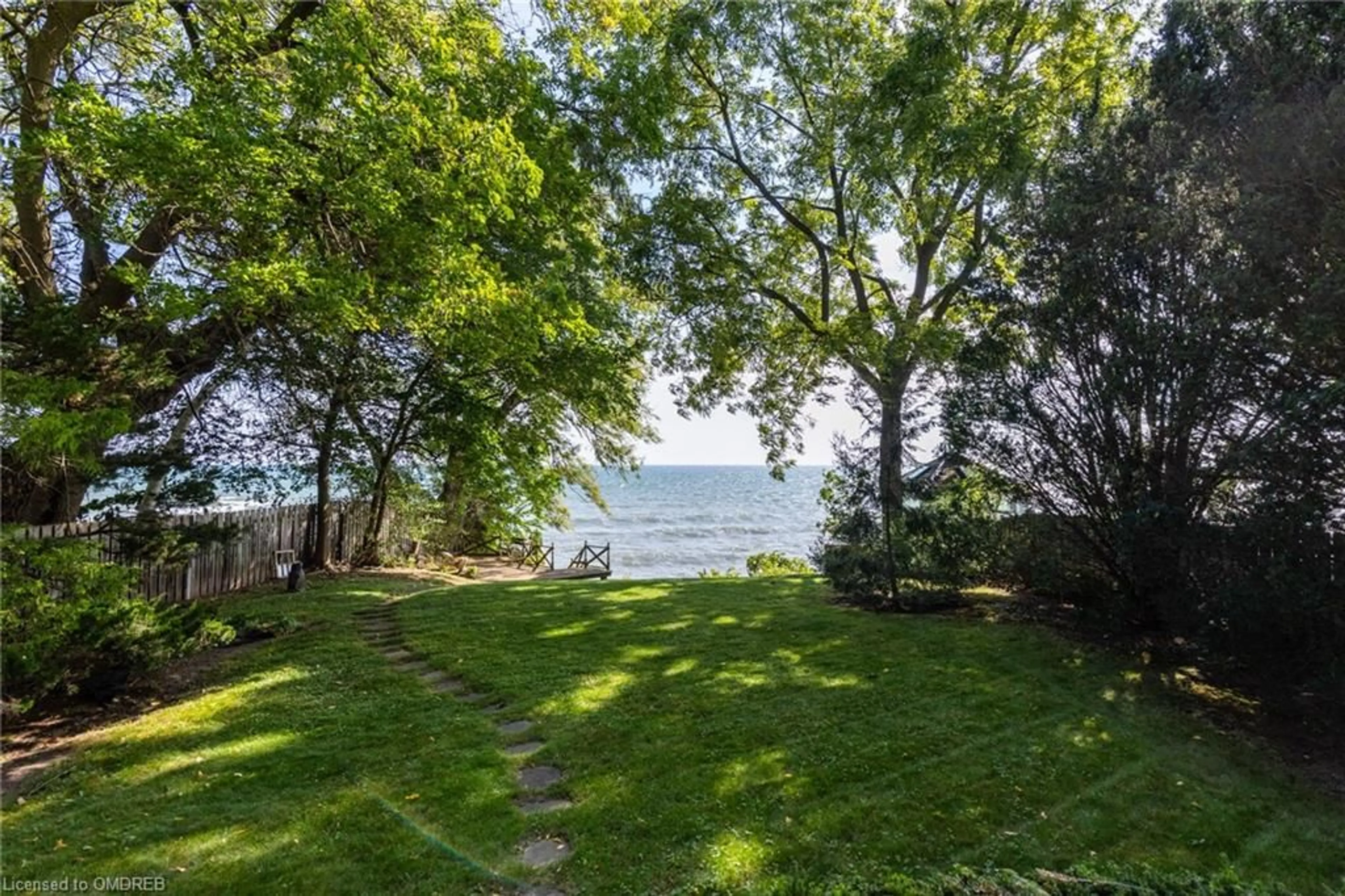 Patio, lake for 21 Second St, Oakville Ontario L6J 3T1