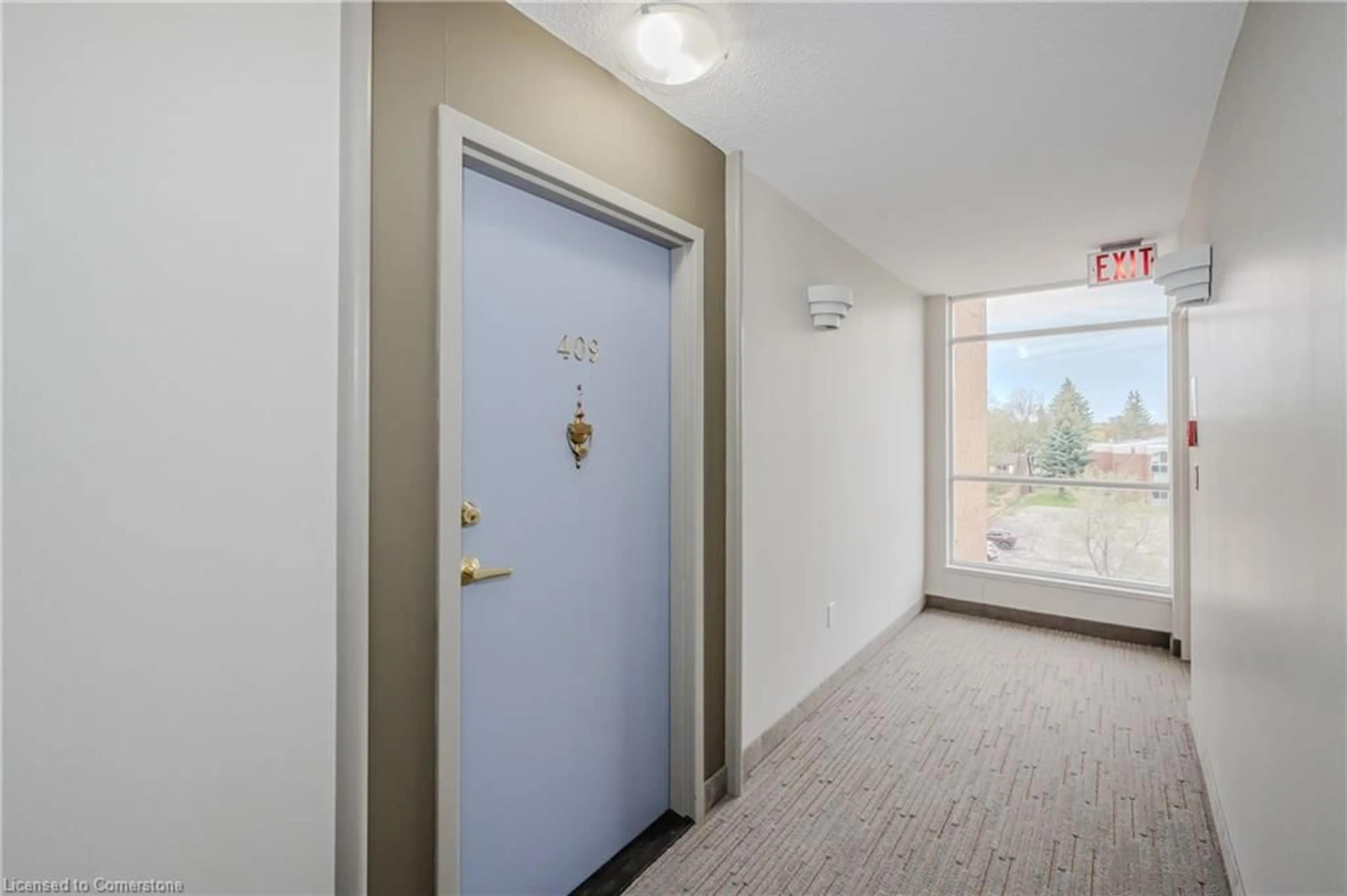 Indoor foyer for 1414 King St #409, Kitchener Ontario N2G 4T8