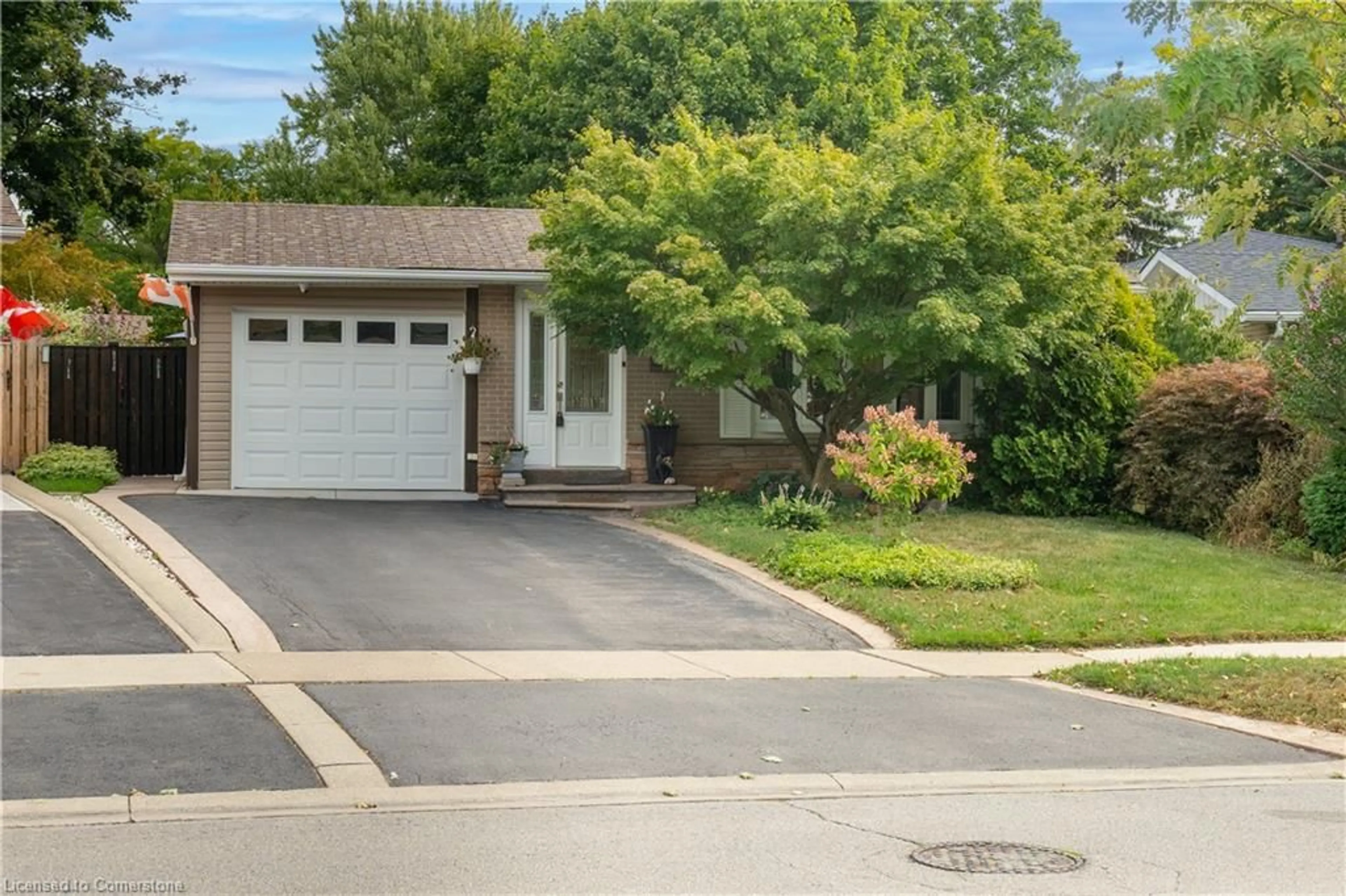 Frontside or backside of a home, cottage for 3202 Centennial Dr, Burlington Ontario L7M 1C2