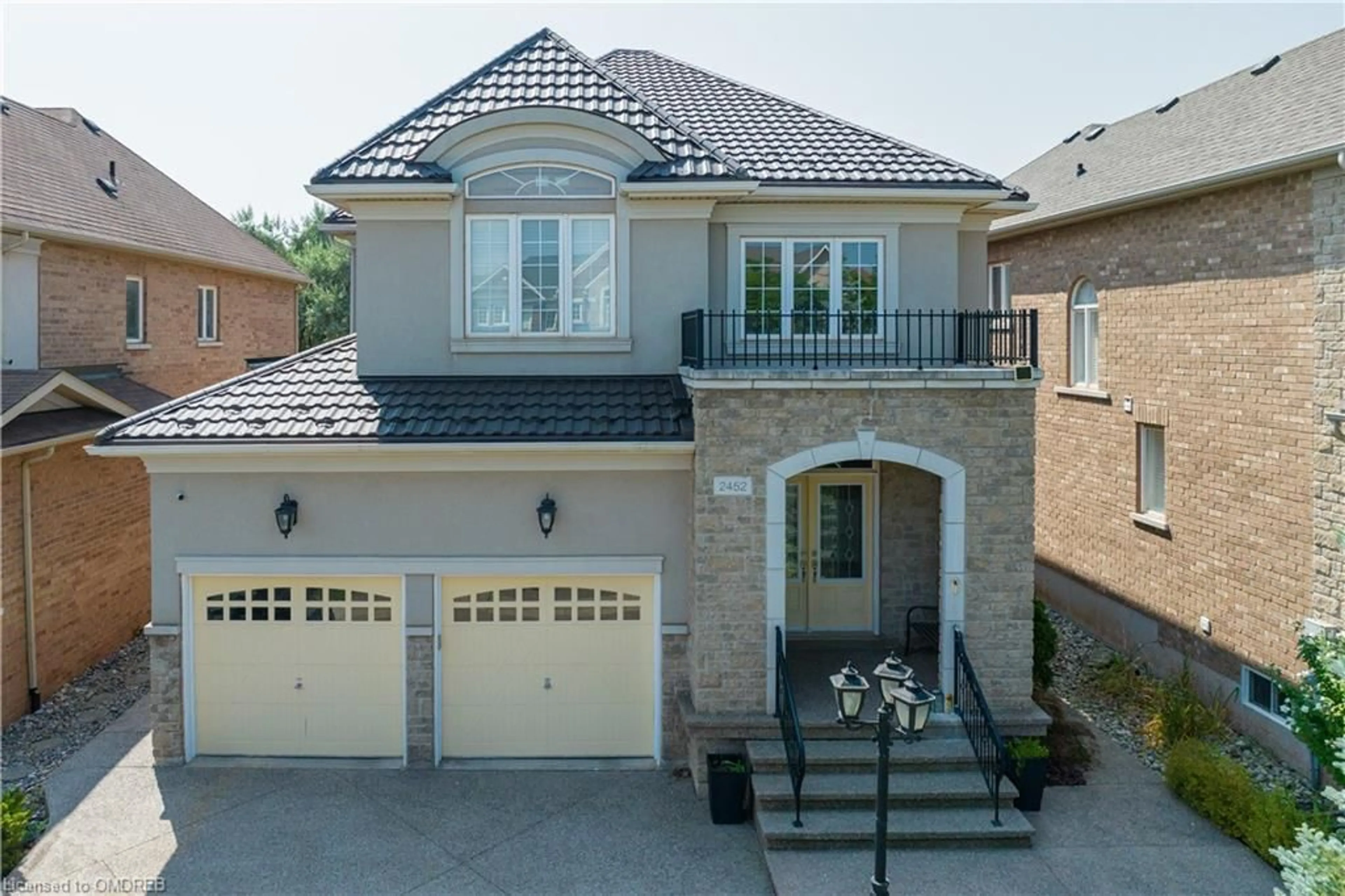 Frontside or backside of a home for 2452 Northridge Trail, Oakville Ontario L6H 7N6