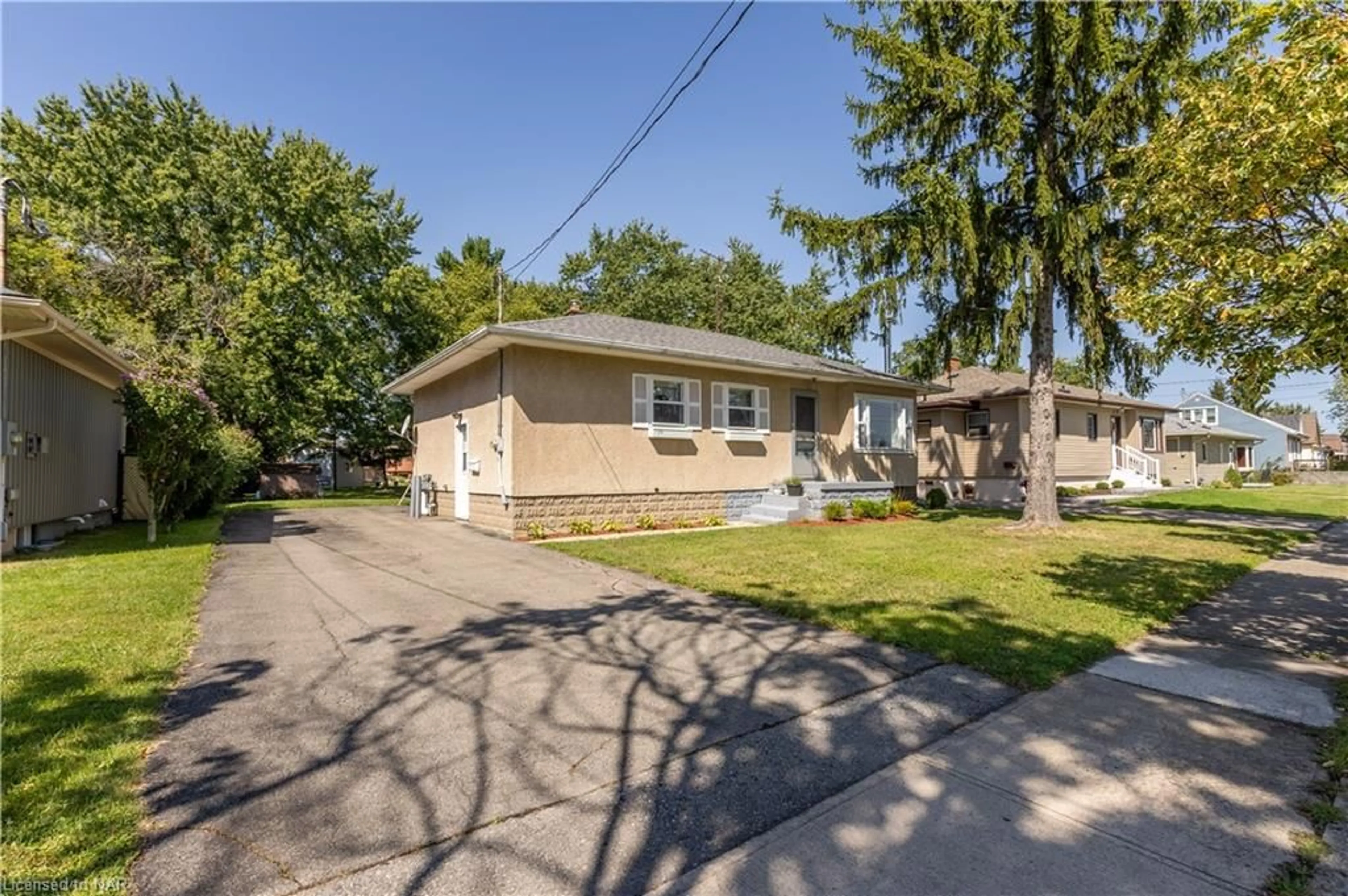 A pic from exterior of the house or condo, the street view for 19 Verne Ave, Welland Ontario L3C 1Z6