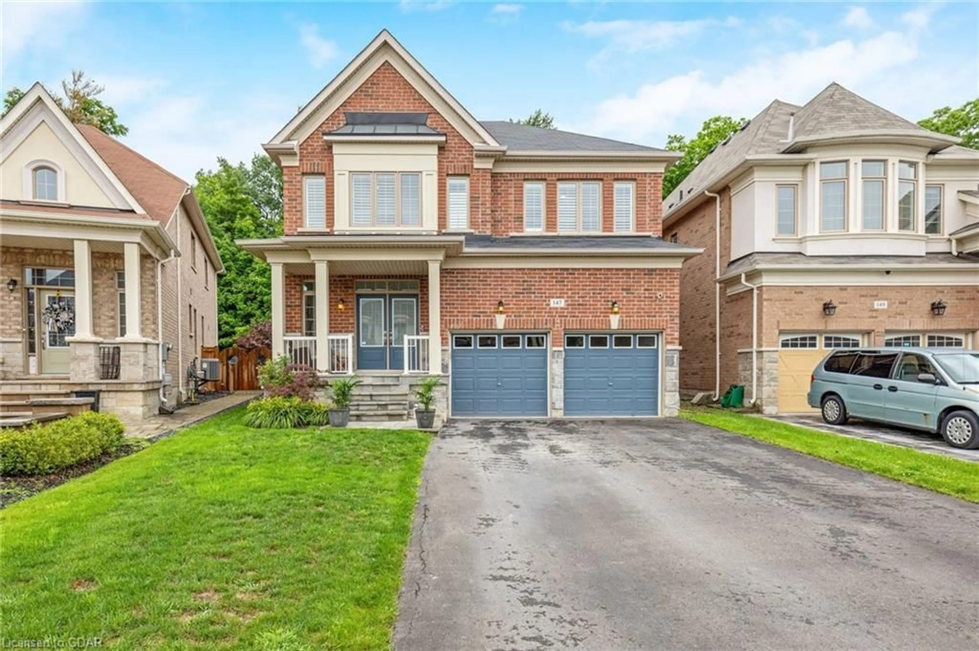 Home with brick exterior material for 147 Upper Canada Crt, Georgetown Ontario L7G 0L3