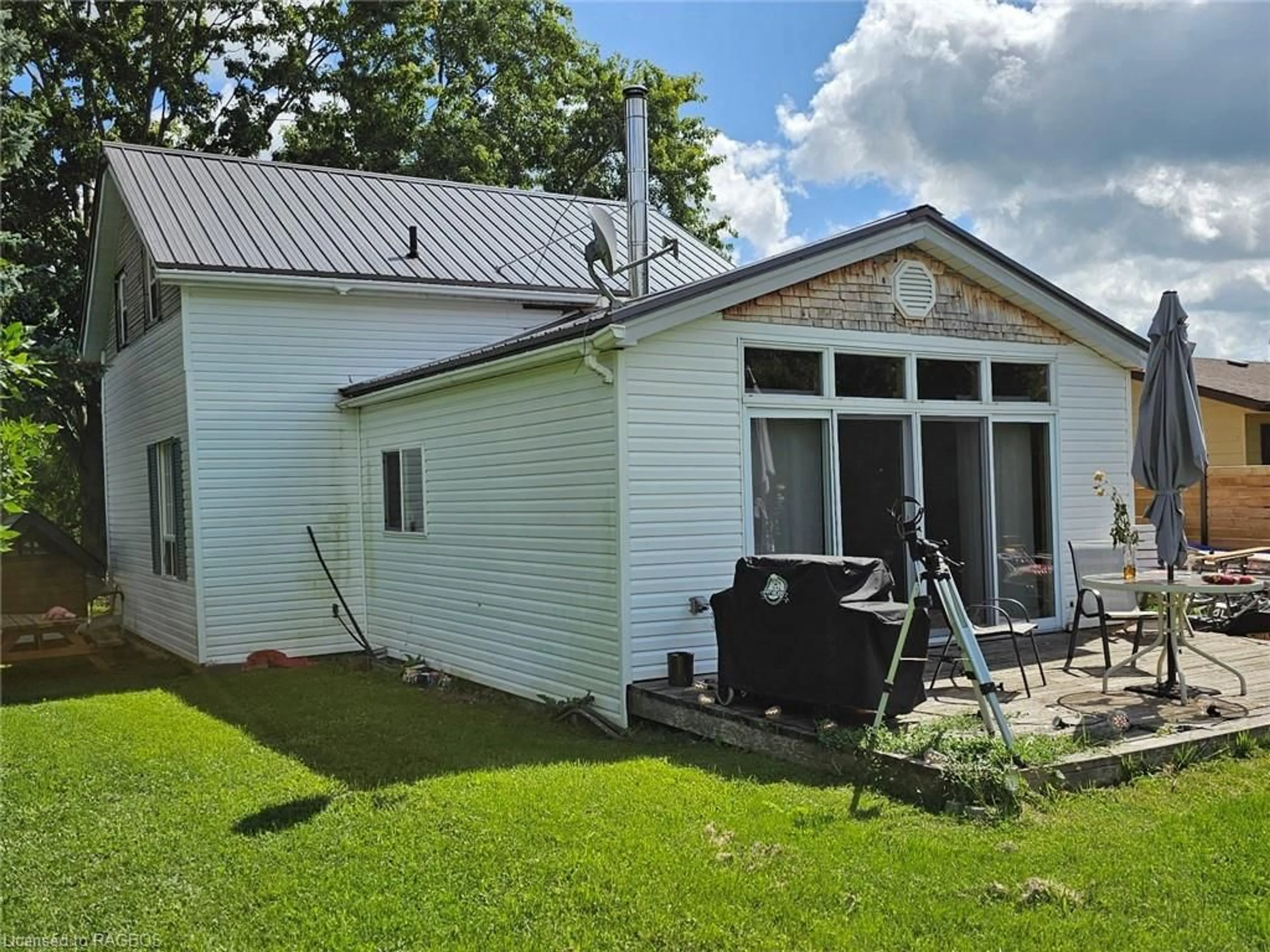 Frontside or backside of a home, cottage for 112 George St, Paisley Ontario N0G 2N0