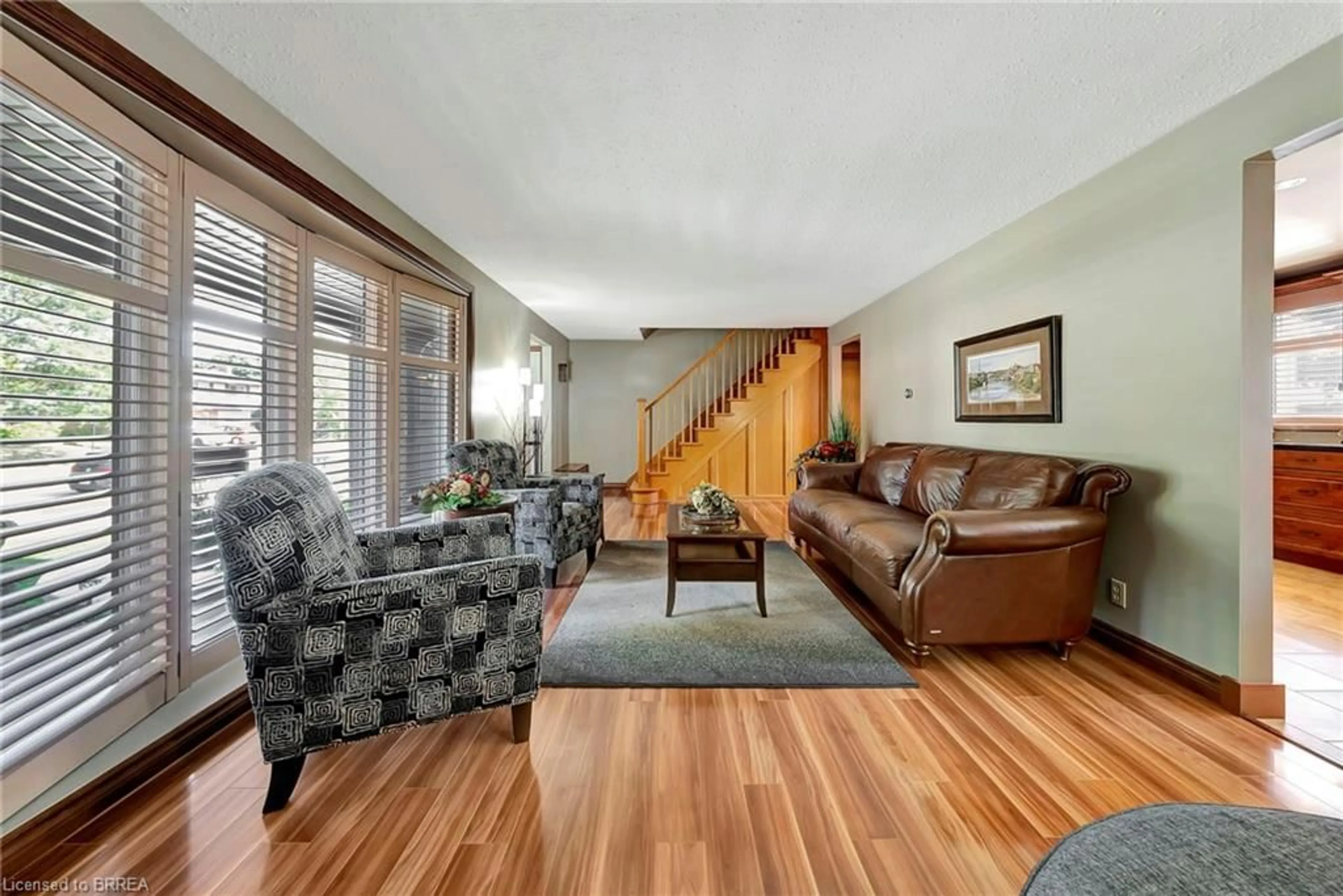 Living room, wood floors for 82 Westwood Cres, Cambridge Ontario N1S 3Y8