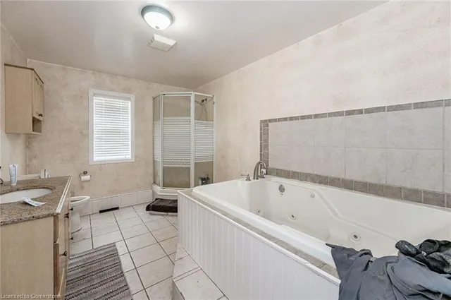 Additional property image - 1388 Highway No. 6