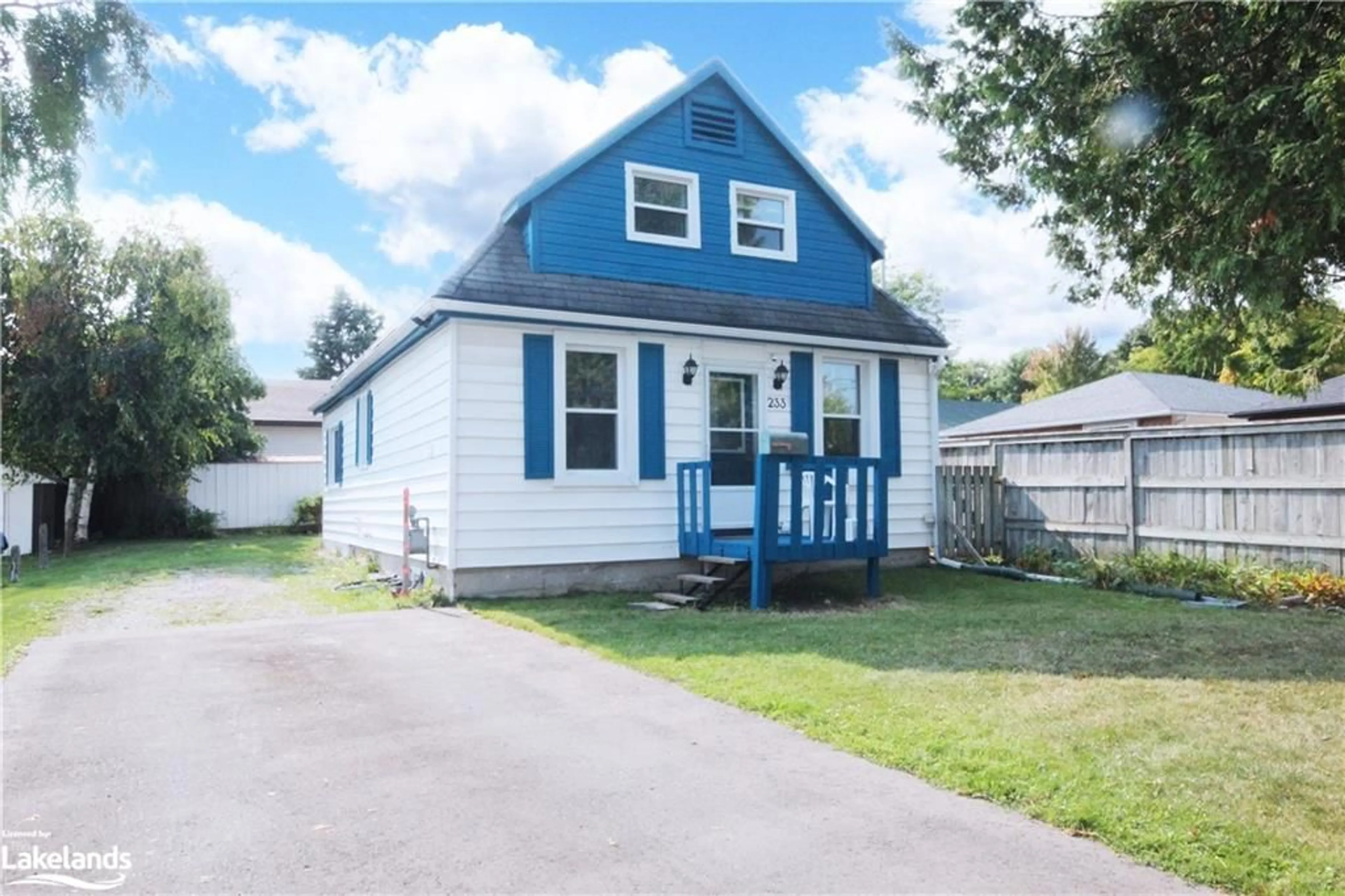 Frontside or backside of a home, cottage for 233 Oxford St, Orillia Ontario L3V 1H6