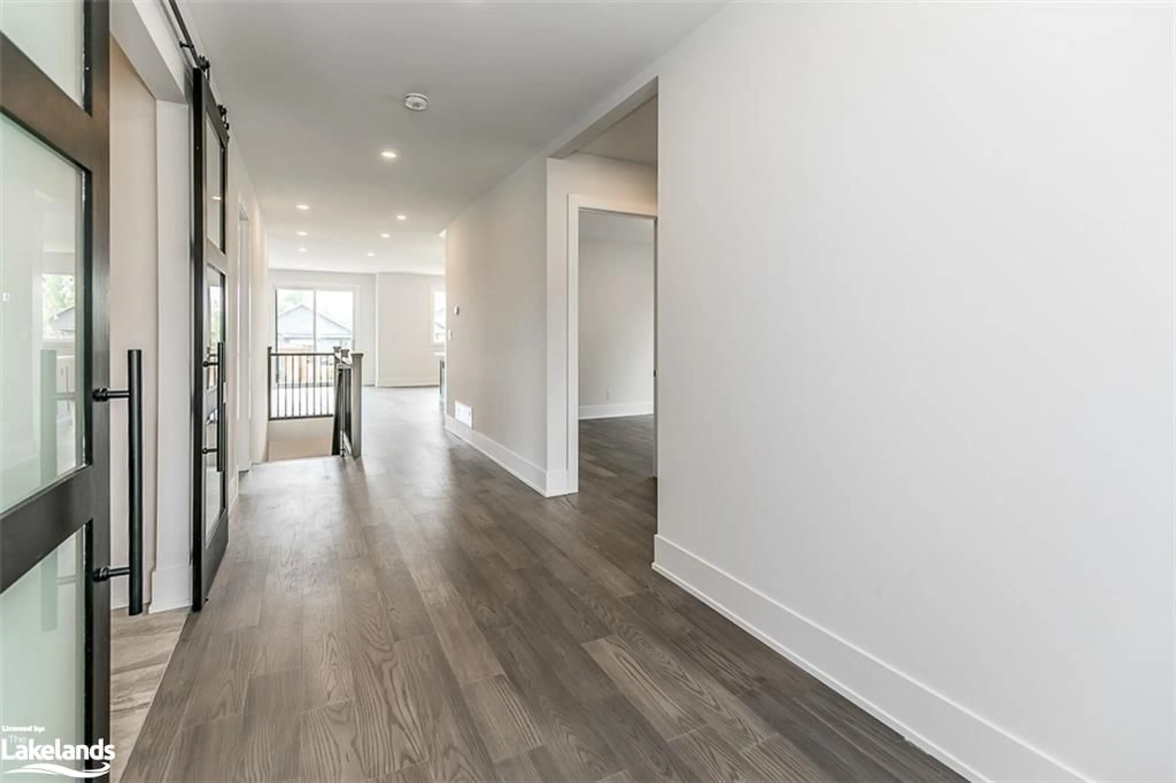 Indoor entryway, wood floors for 18 Lakeshore Rd, Wasaga Beach Ontario L9Z 2Y5