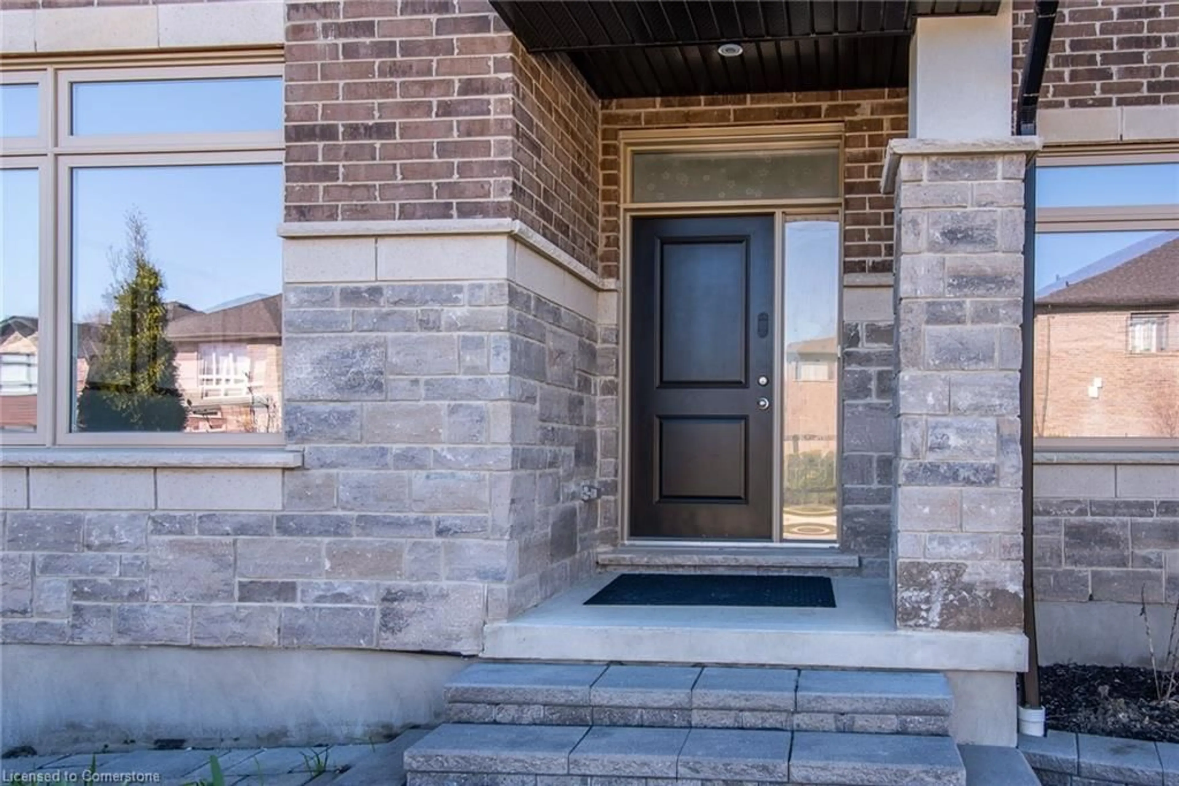 Indoor entryway, ceramic floors for 785 Sundrops Crt, Waterloo Ontario N2V 0C5