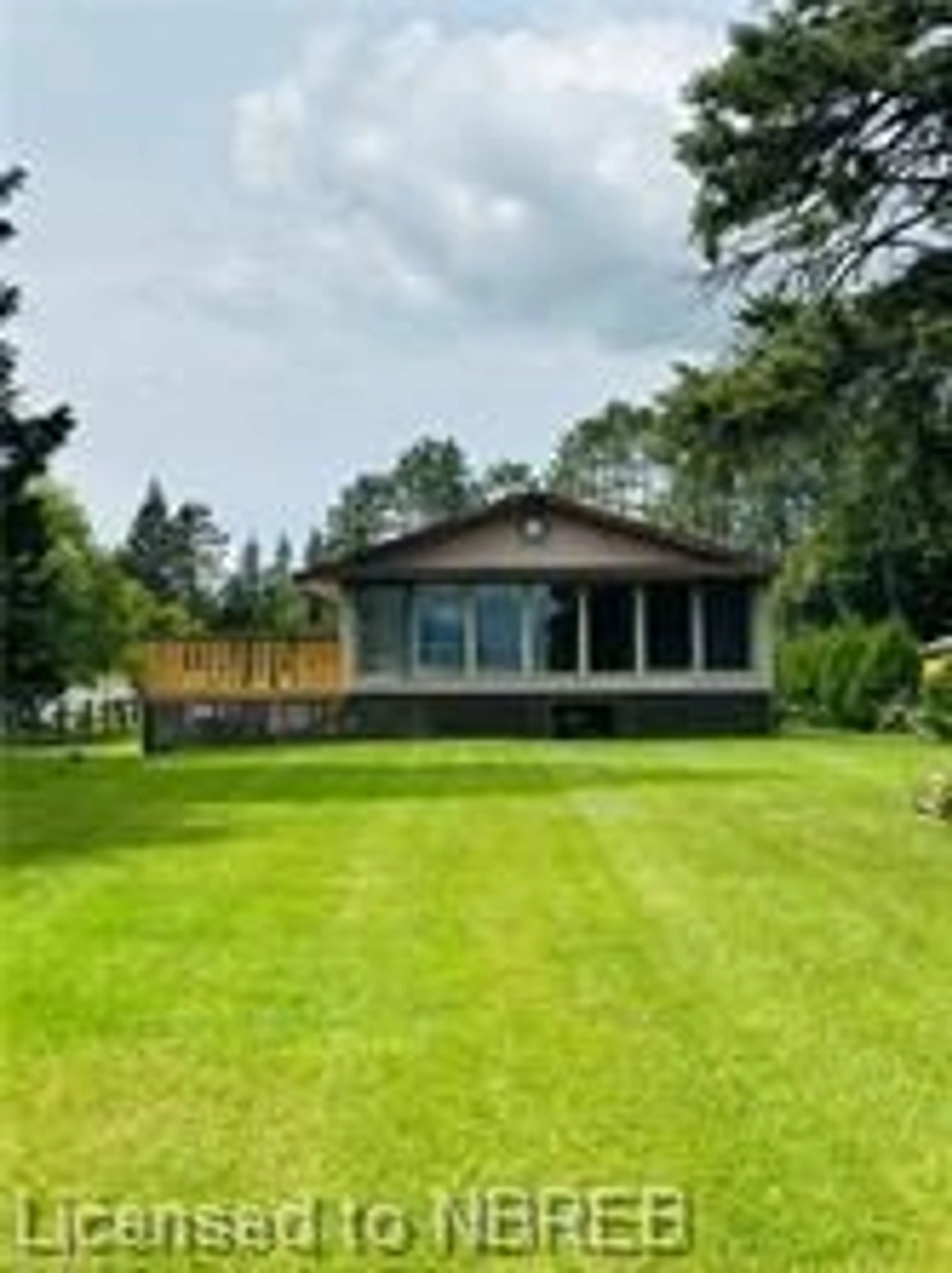 Frontside or backside of a home, cottage for 13 Lake Bernard Dr, Sundridge Ontario P0A 1Z0