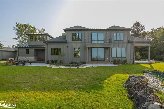 118 Moore St, Lion's Head 3