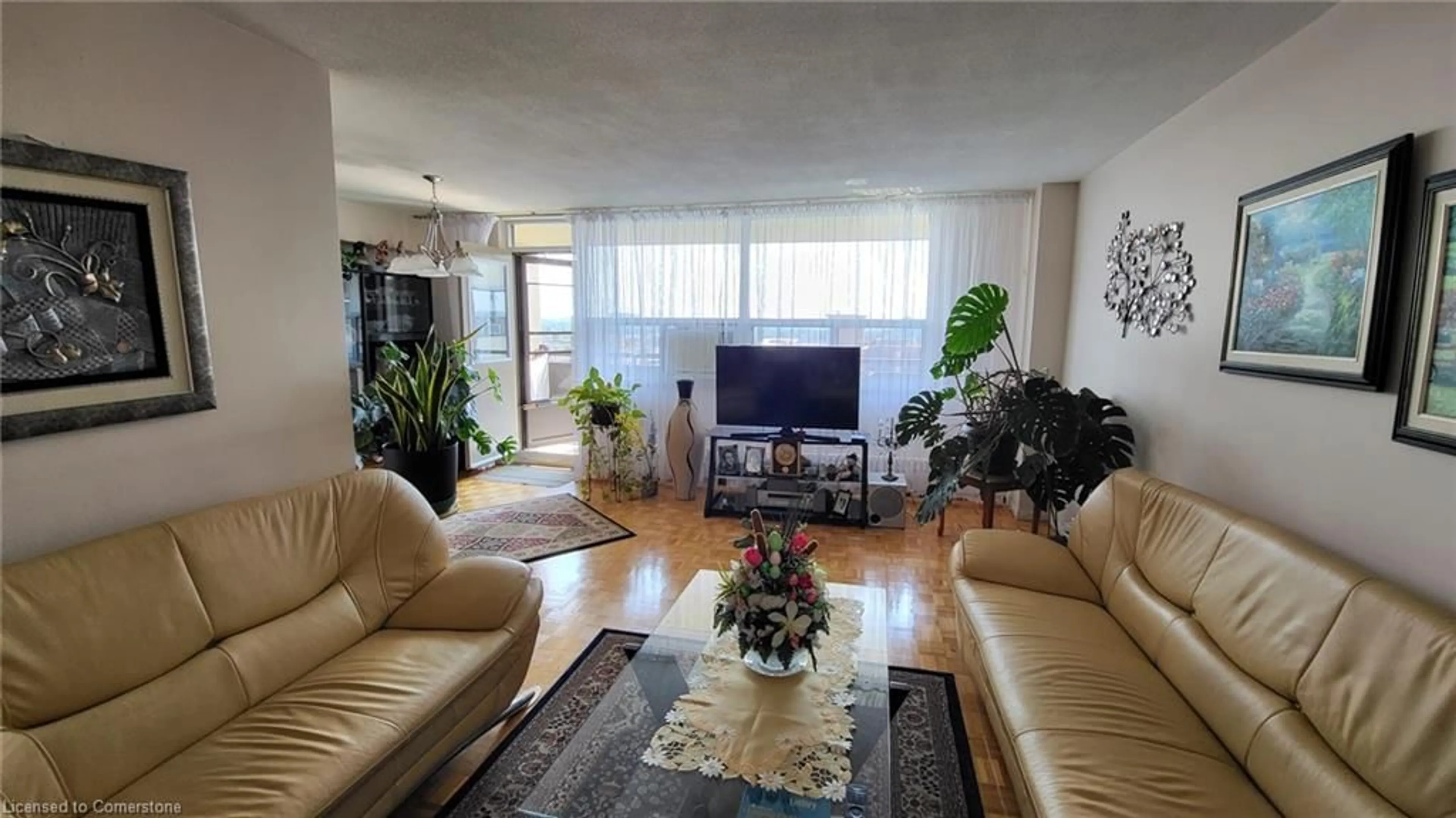 Living room for 5 Frith Rd #912, Toronto Ontario M3N 2L5