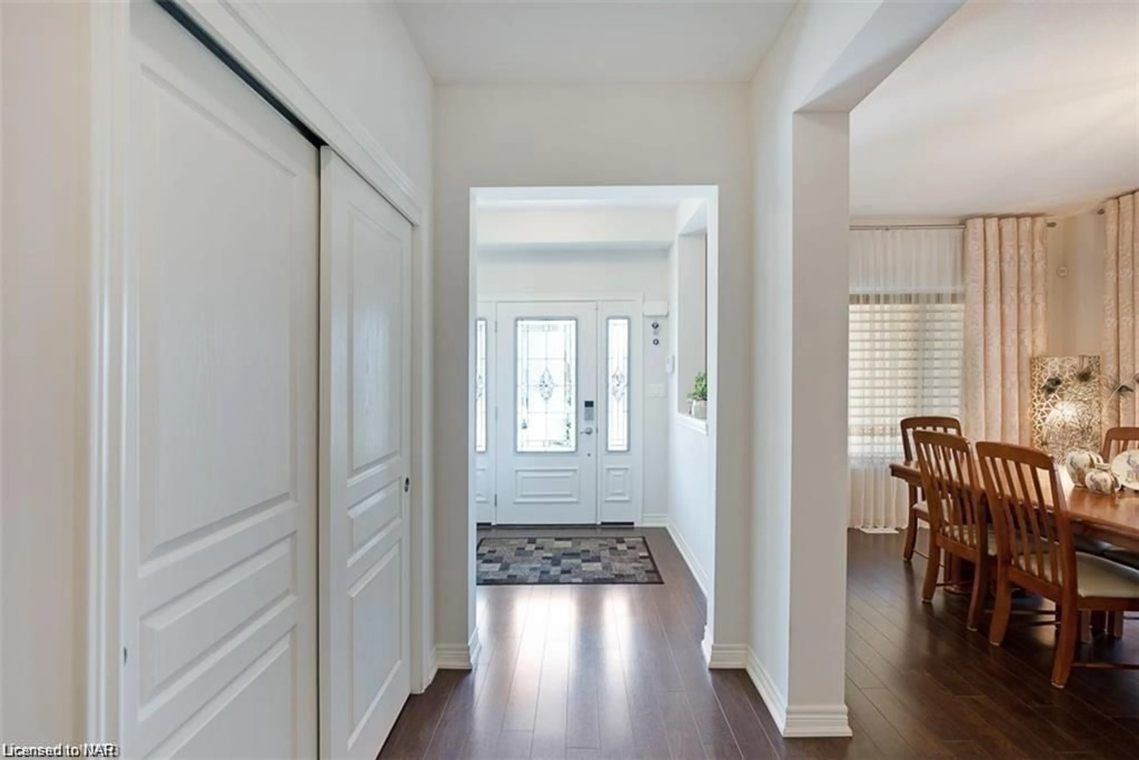 Indoor entryway, wood floors for 62 Buckley Terr, Pelham Ontario L0S 1M0