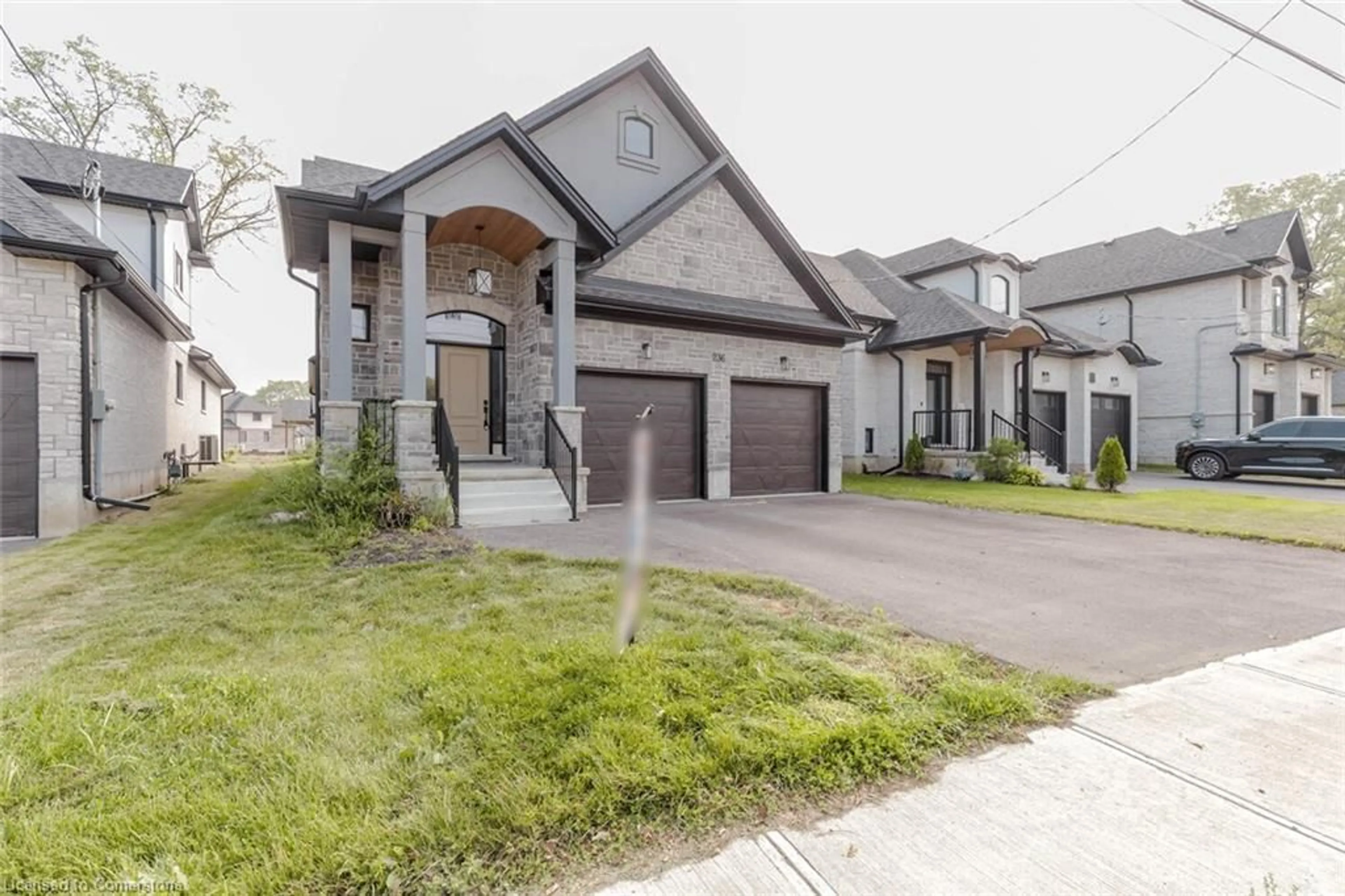 Frontside or backside of a home, the street view for 236 Mount Pleasant St, Brantford Ontario N3T 1V1