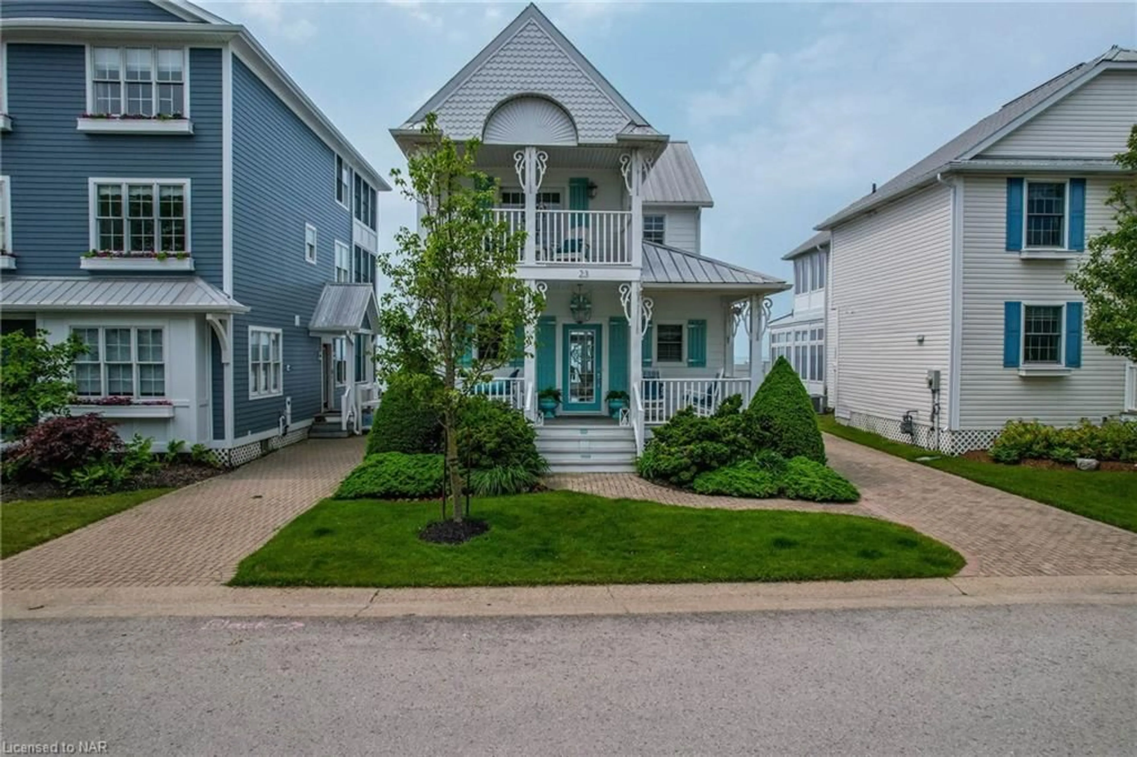 A pic from exterior of the house or condo, the street view for 23 Promenade Way, Crystal Beach Ontario L0S 1B0