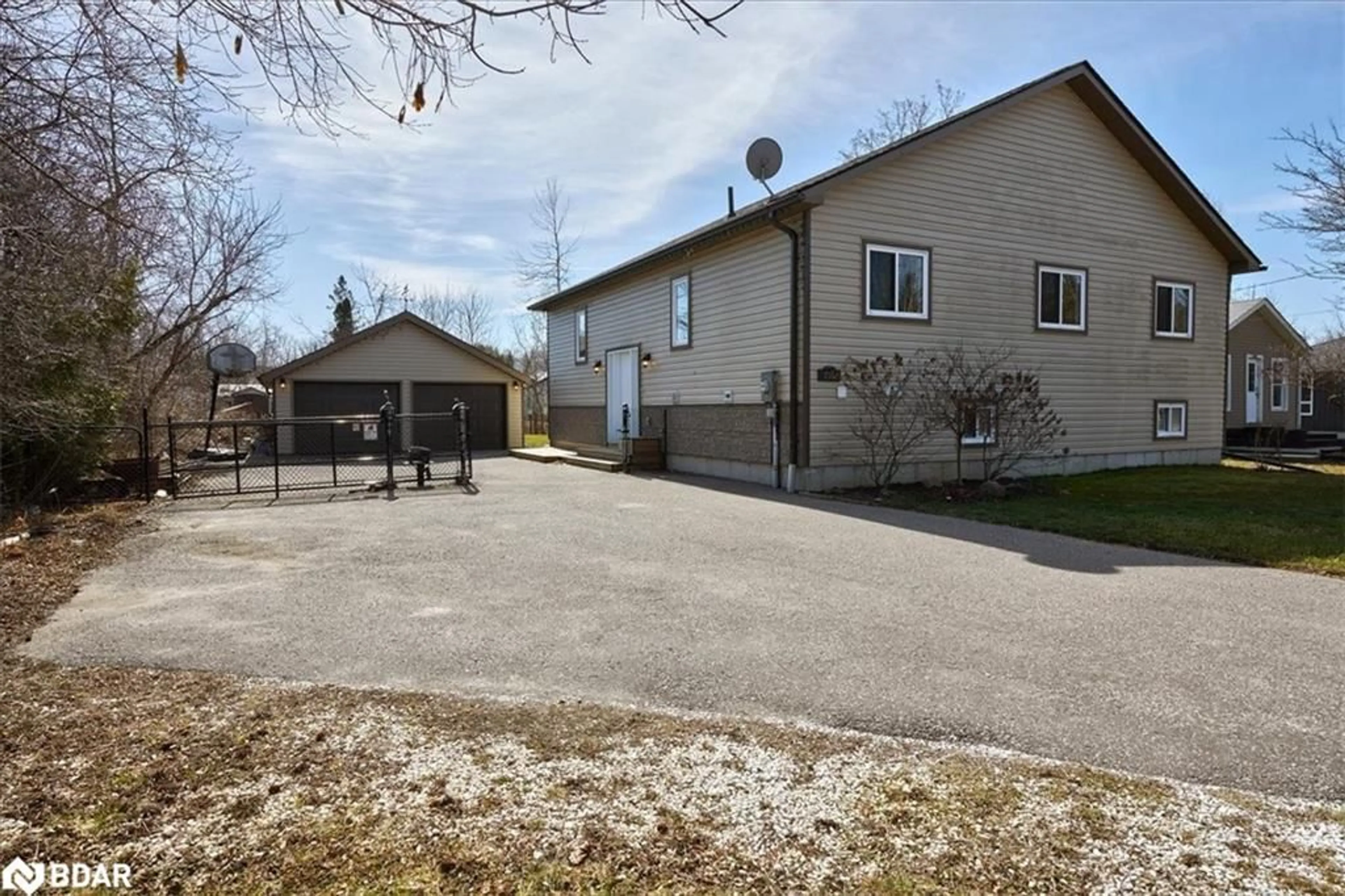 Fenced yard for 259 Boyers Side Road, Georgina Ontario L4P 3C8