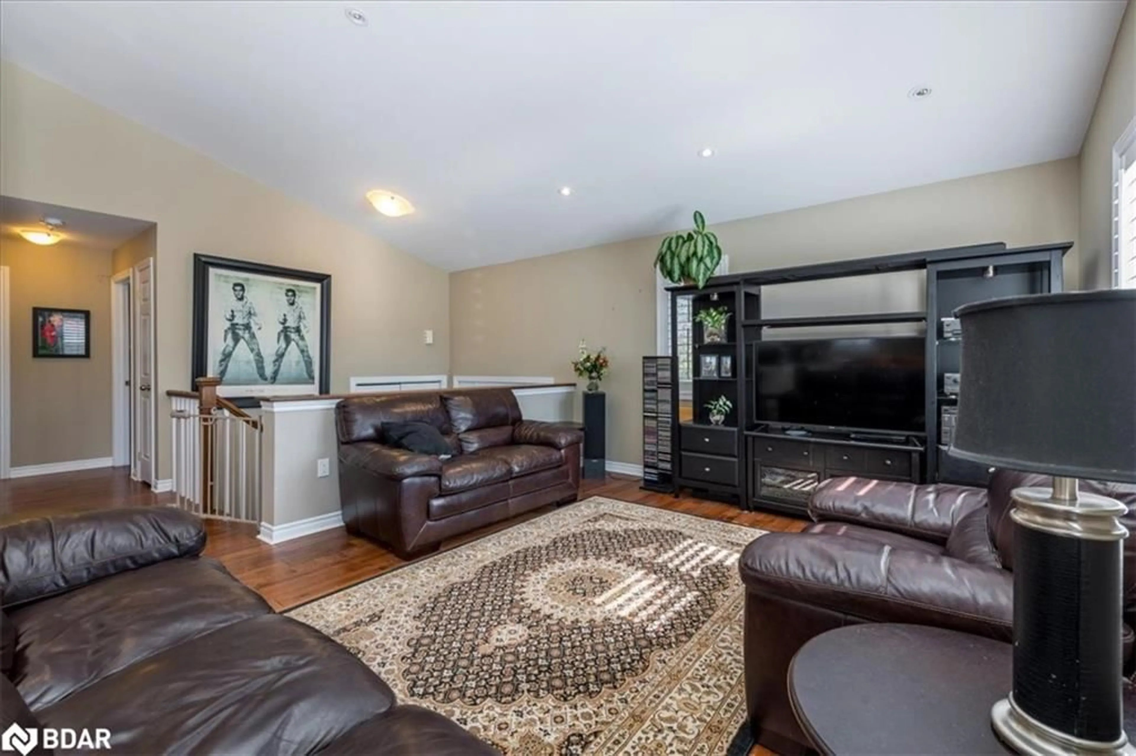 Living room for 259 Boyers Side Road, Georgina Ontario L4P 3C8