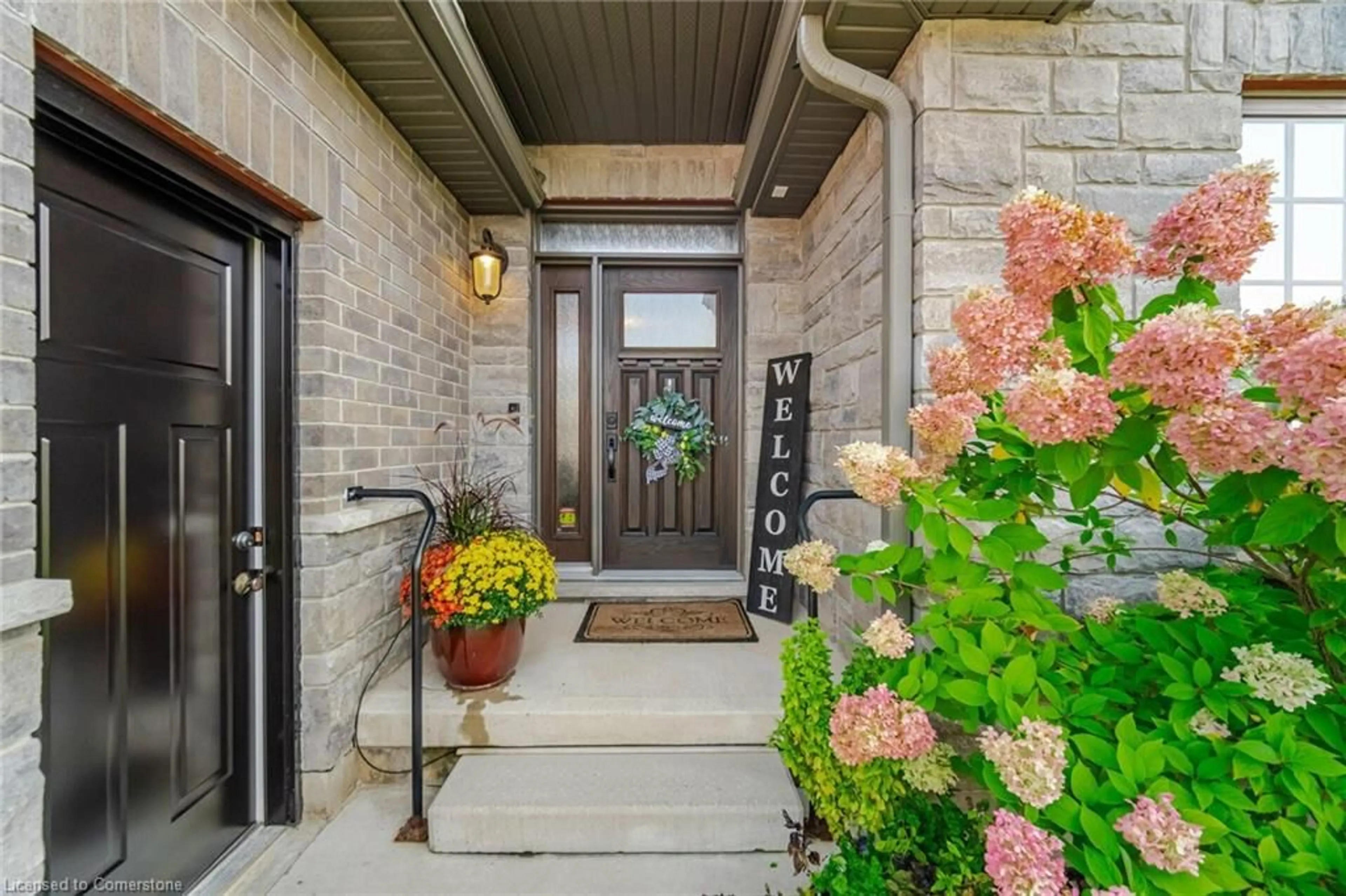 Indoor entryway, wood floors for 49 Halliday Dr, Tavistock Ontario N0B 2R0