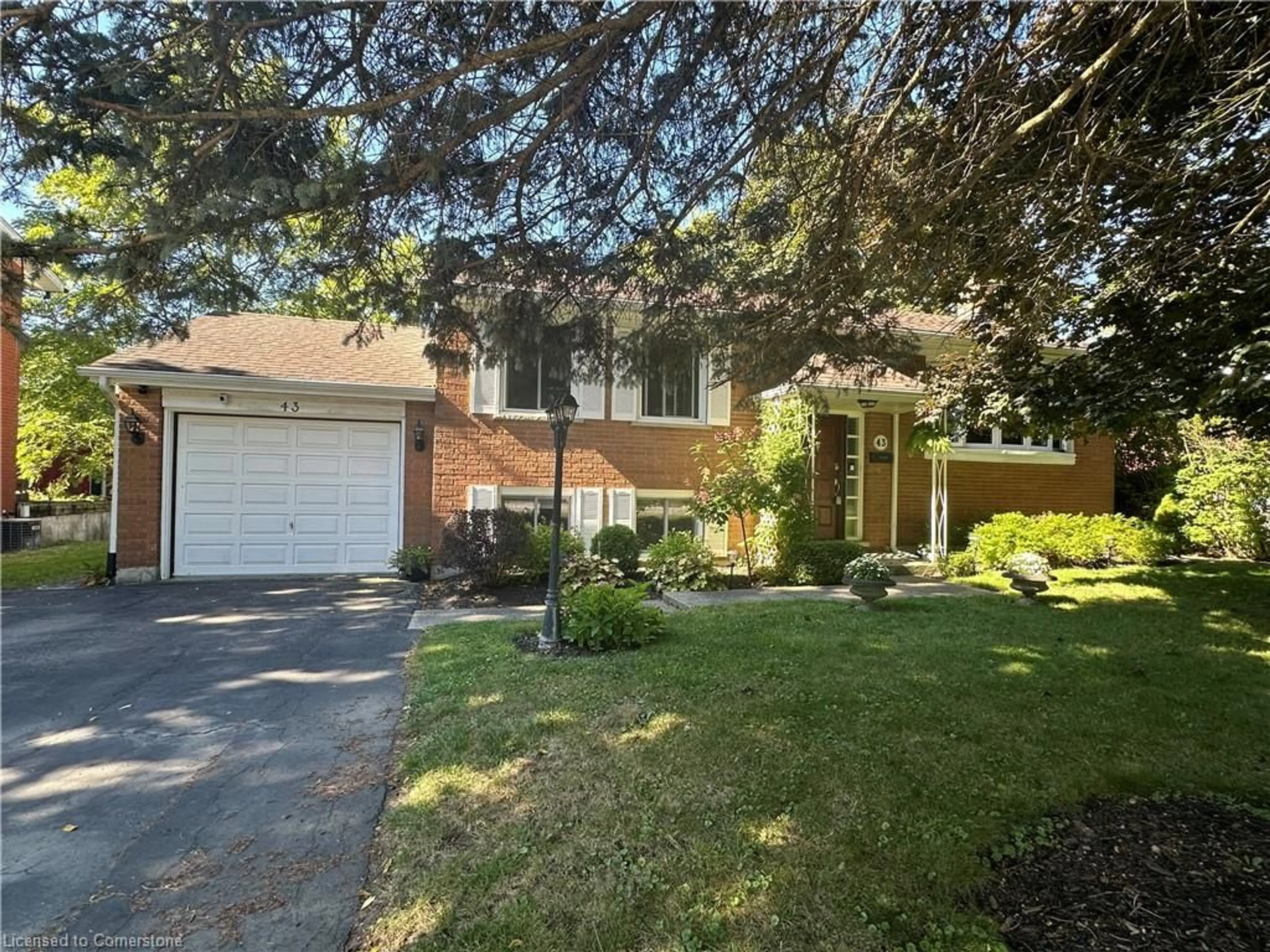 Frontside or backside of a home for 43 Kenmore Ave, Cambridge Ontario N1S 3H4