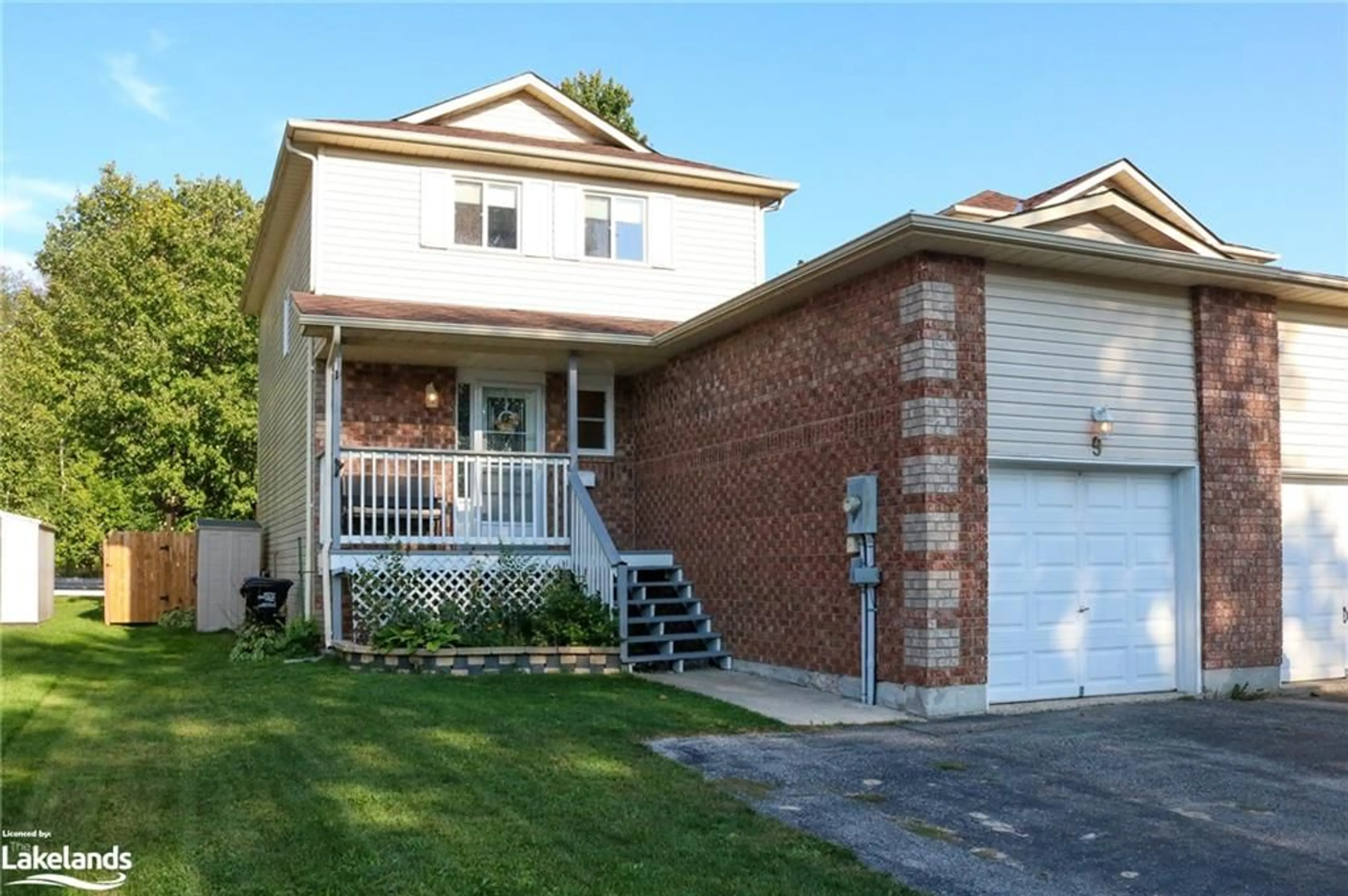 Frontside or backside of a home, cottage for 9 Donald Cres, Wasaga Beach Ontario L9Z 1E1