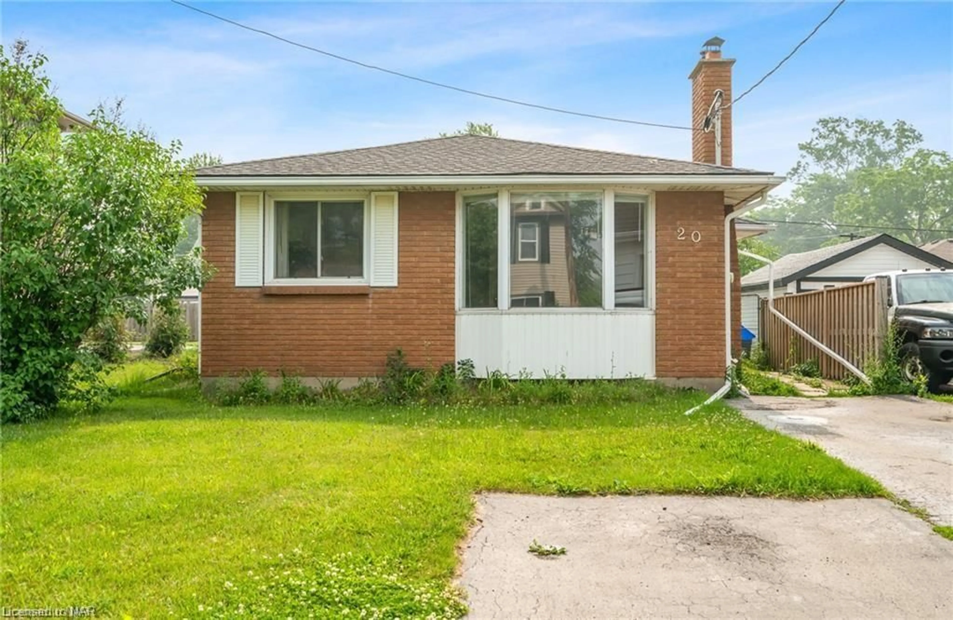 Frontside or backside of a home, cottage for 20 Patricia Ave, Welland Ontario L3C 1E8