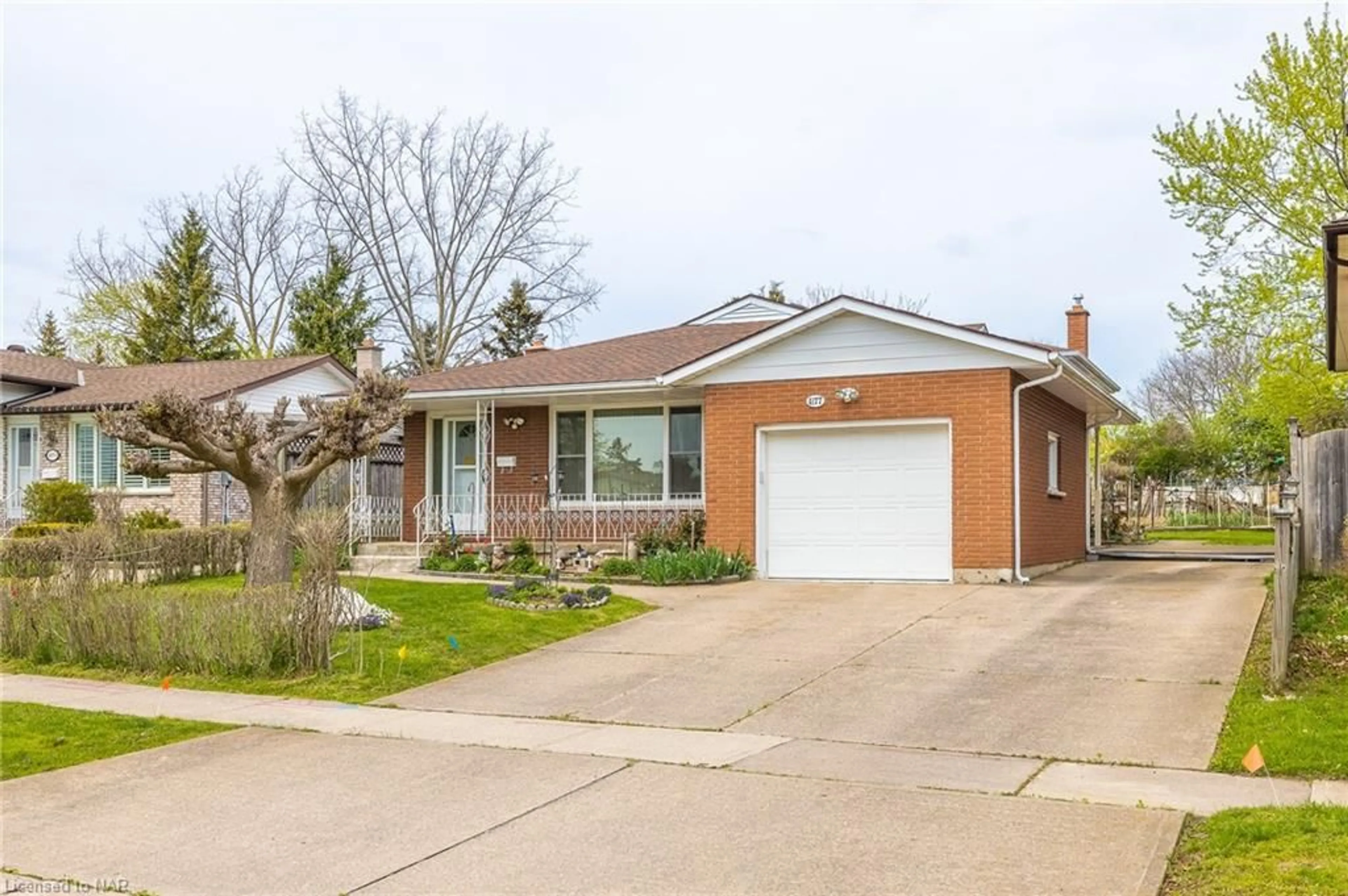 Frontside or backside of a home, cottage for 4177 Brookdale Dr, Niagara Falls Ontario L2H 2A9