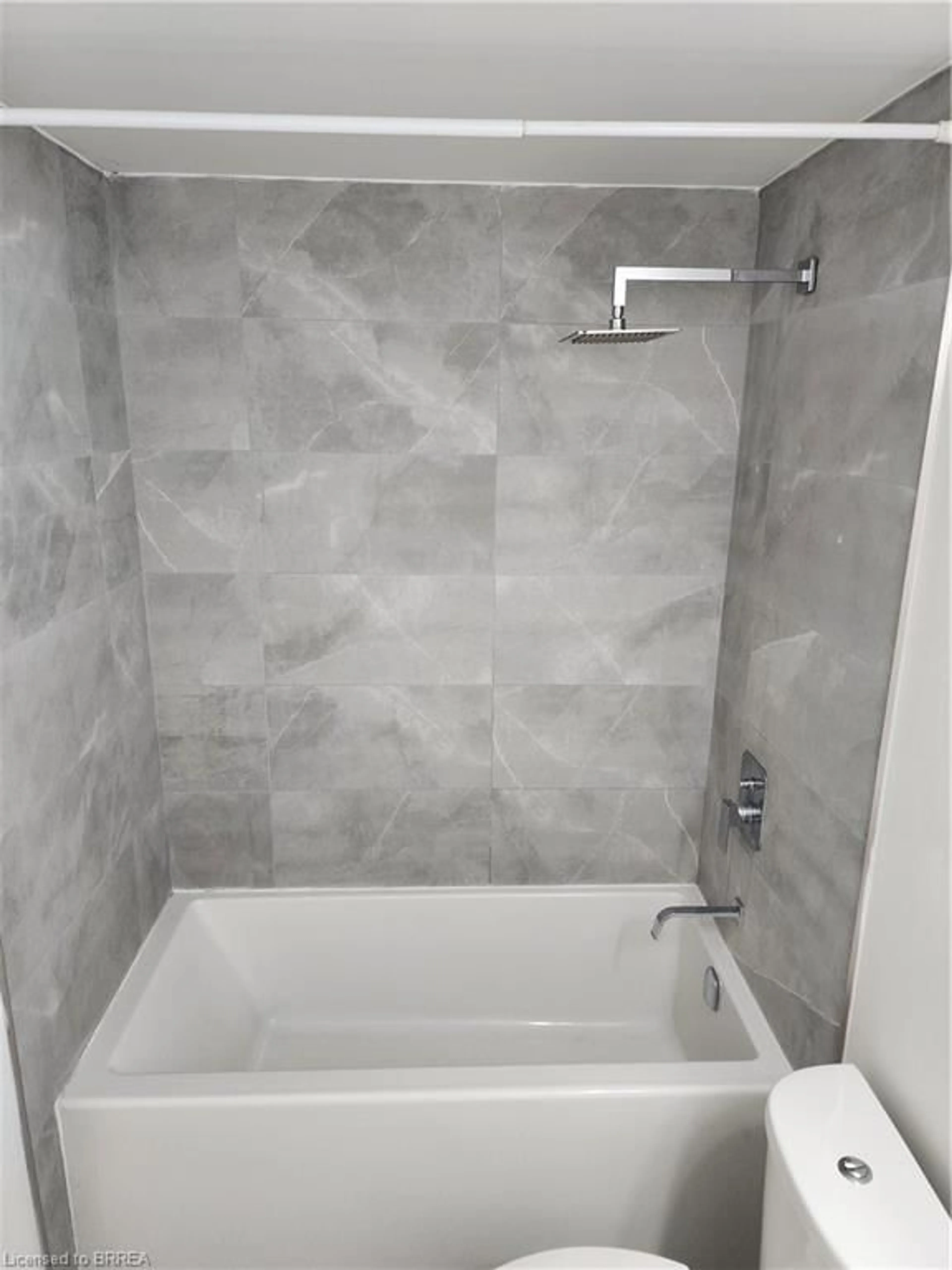 Contemporary bathroom, ceramic floors for 7 Erie Ave #202, Brantford Ontario N3S 2E7