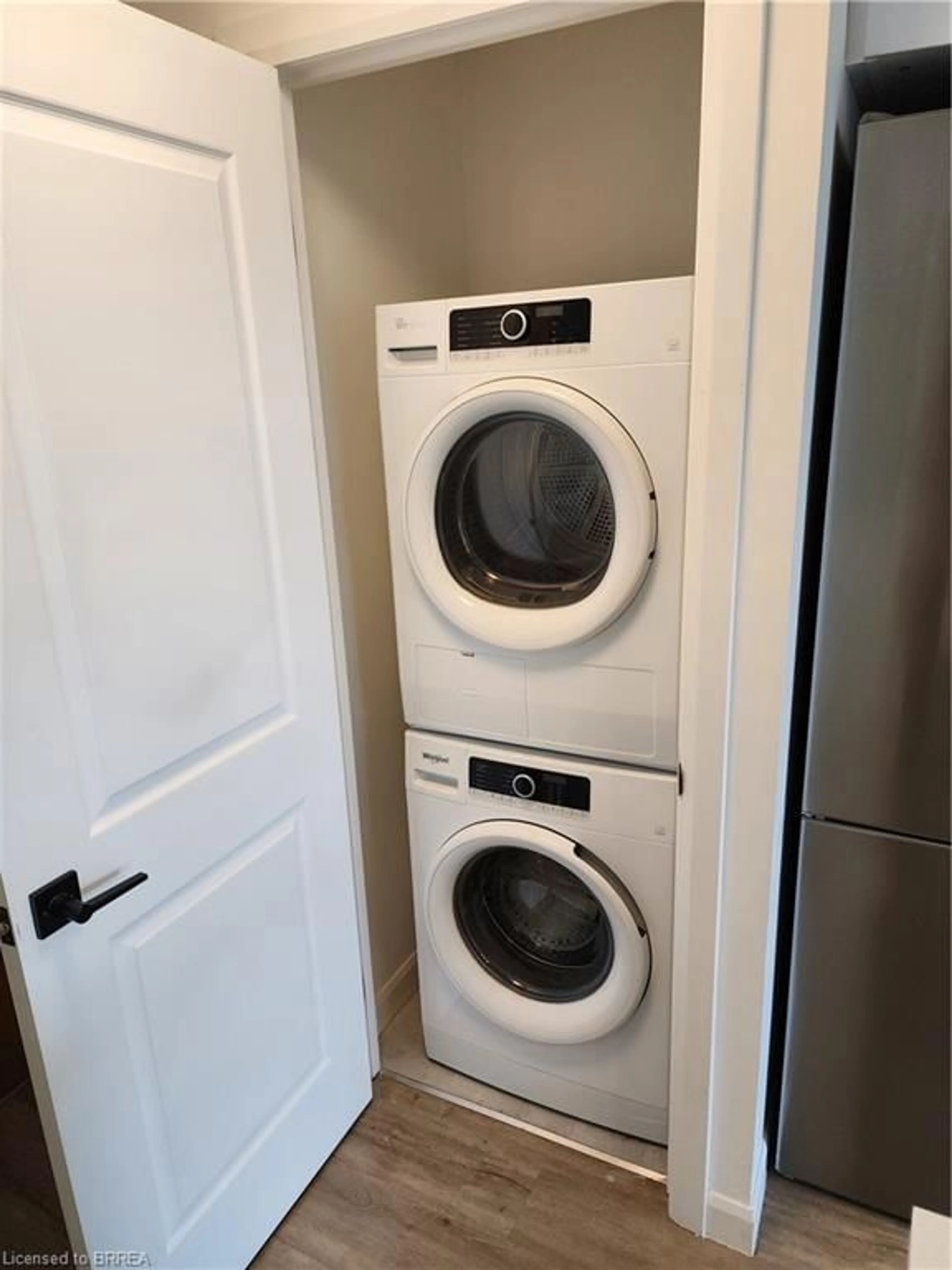 Laundry room for 7 Erie Ave #202, Brantford Ontario N3S 2E7