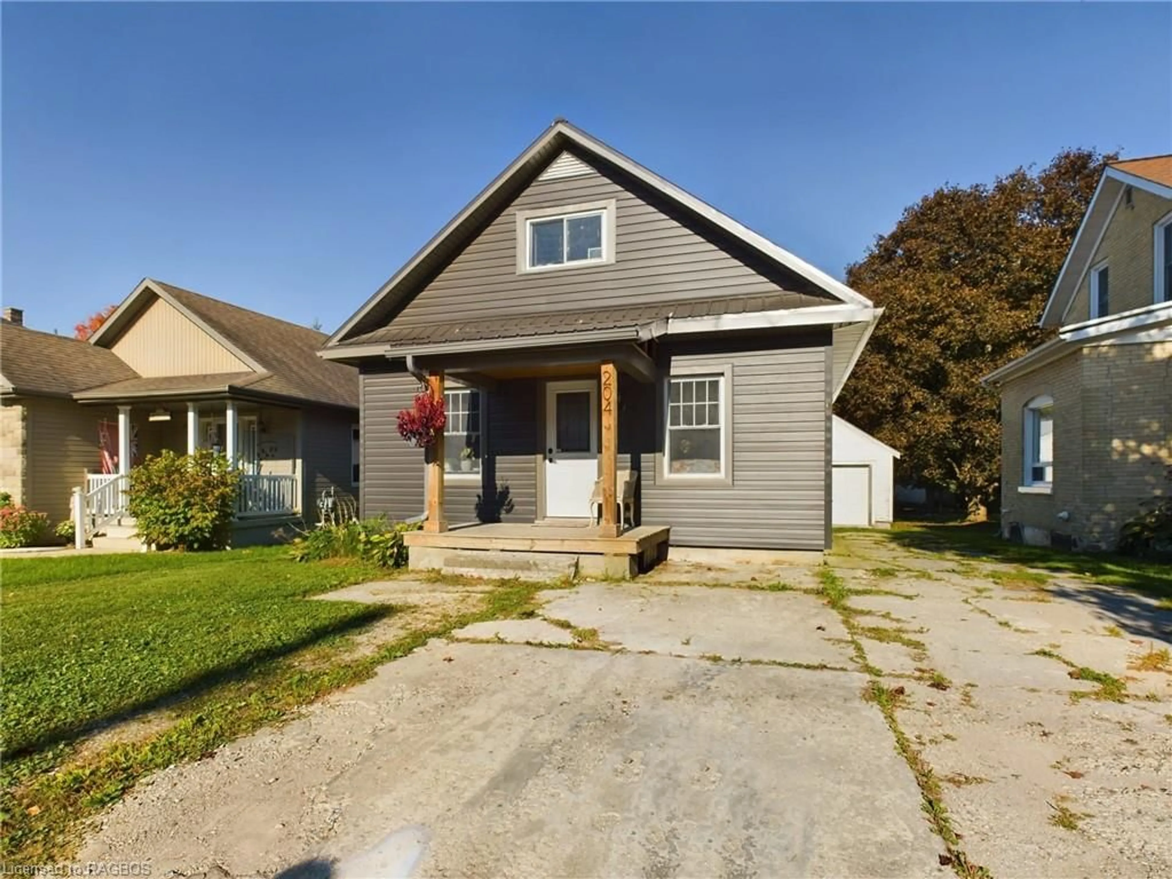 Frontside or backside of a home for 204 Frances St, Wingham Ontario N0G 2W0