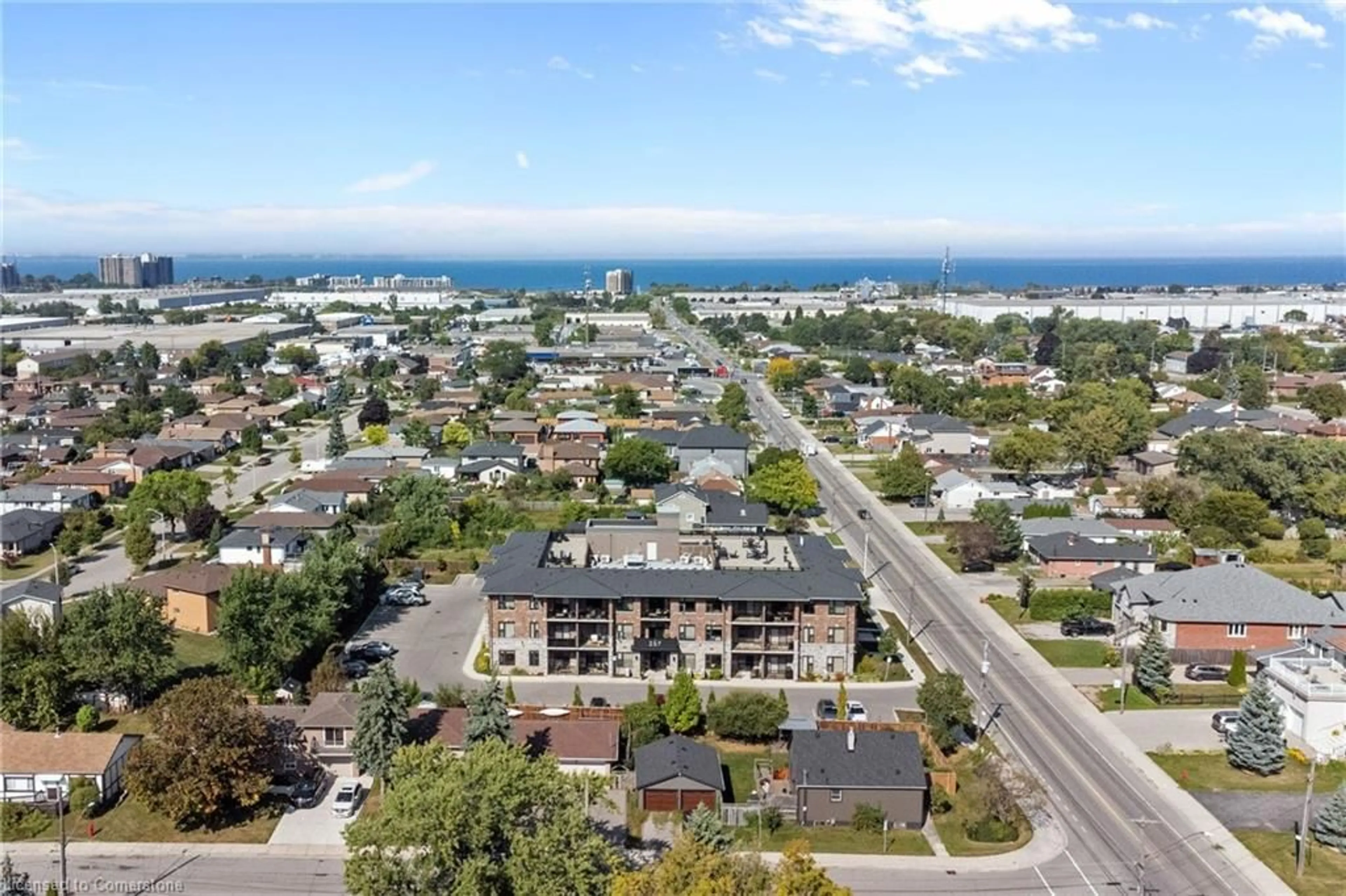 A pic from exterior of the house or condo, the street view for 257 Millen Rd #112, Stoney Creek Ontario L8E 2H1