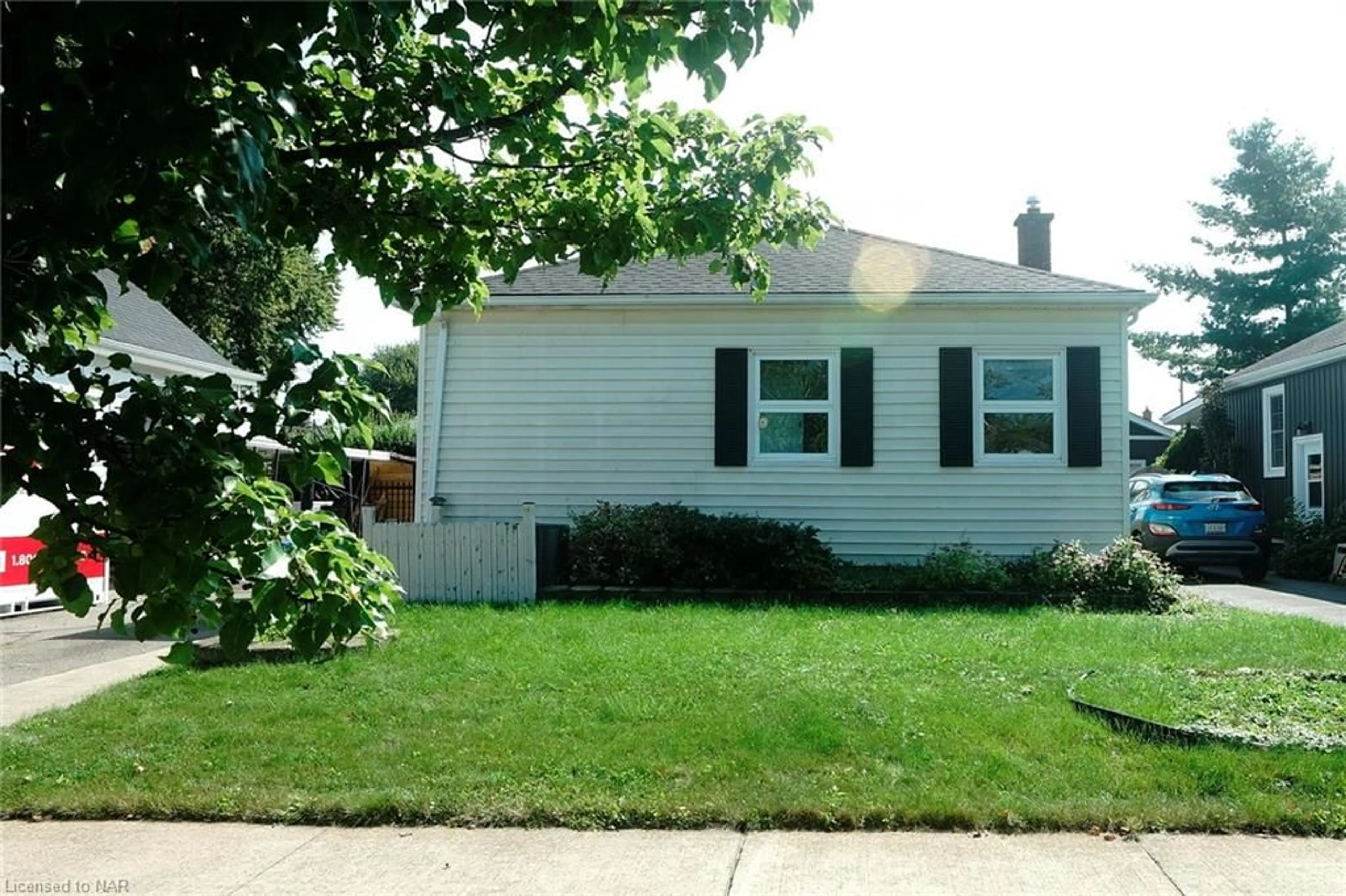 Frontside or backside of a home, cottage for 27 Barton St, St. Catharines Ontario L2S 2W2