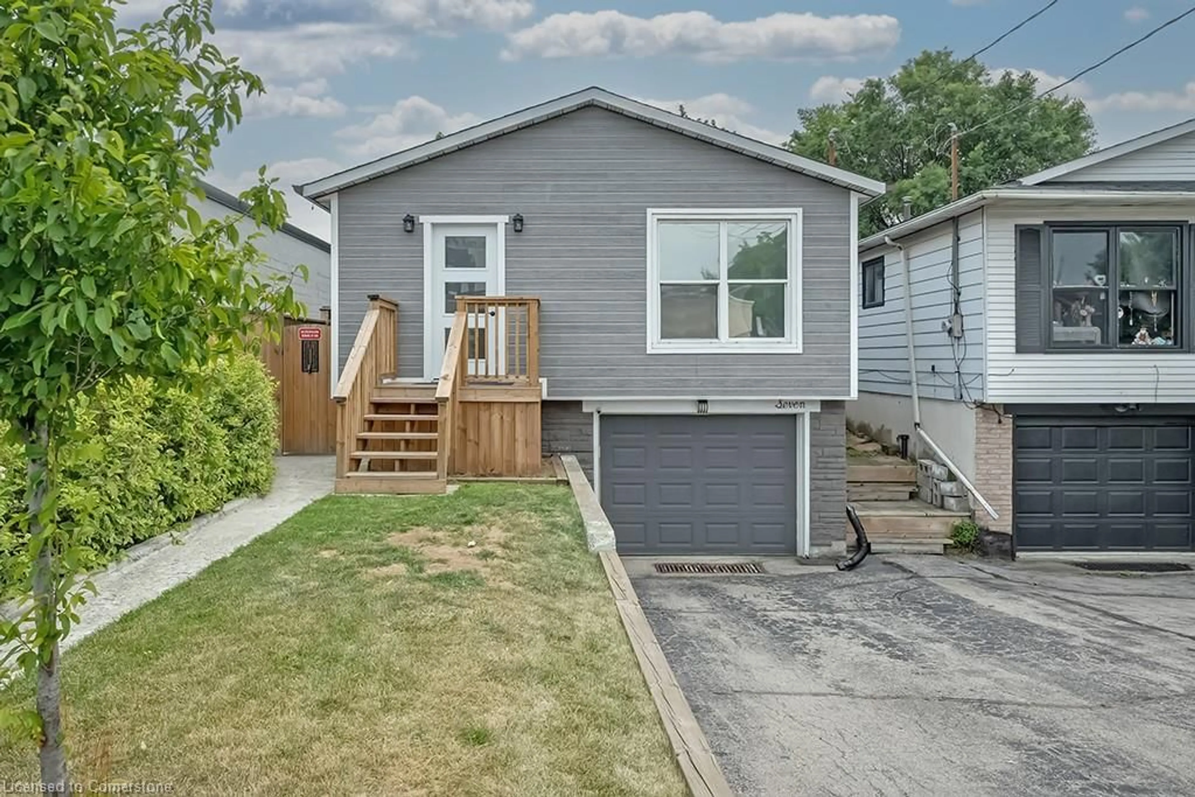 Frontside or backside of a home for 7 Garside Ave, Hamilton Ontario L8K 2V7