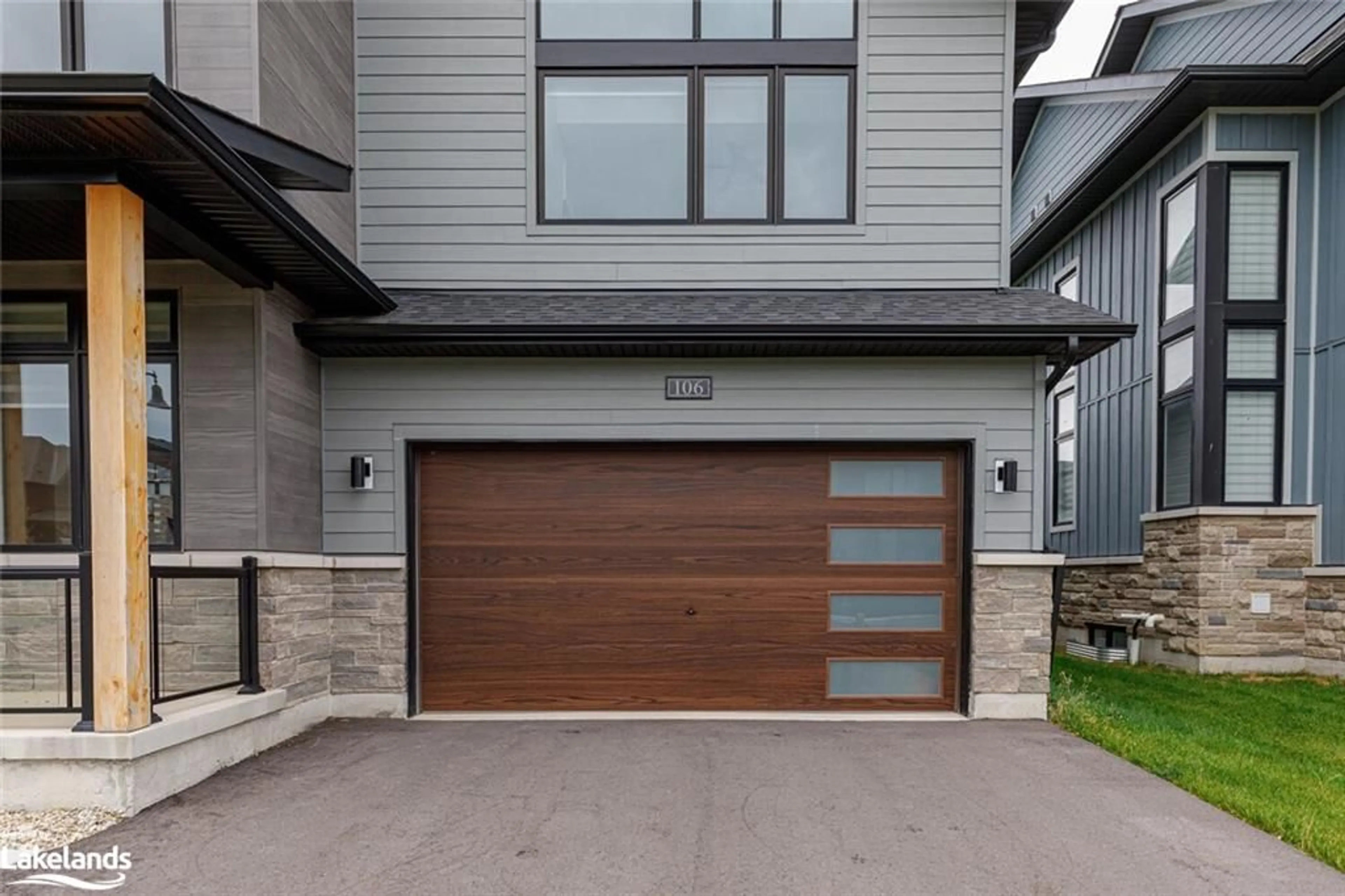 Indoor garage, wood floors for 106 Stoneleigh Dr, The Blue Mountains Ontario L9Y 5J6