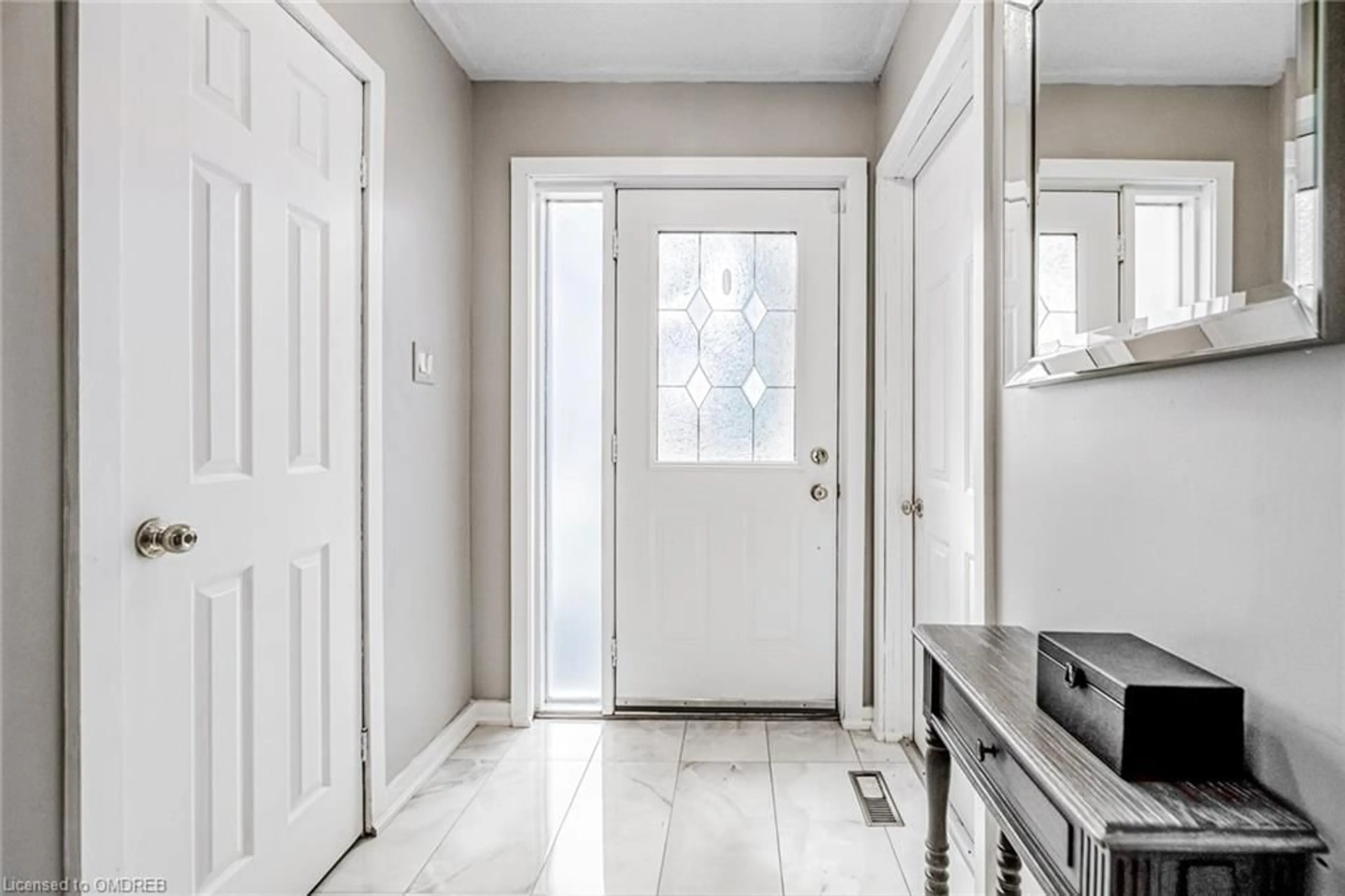 Indoor entryway for 1240 Westview Terr #92, Oakville Ontario L6M 3M4