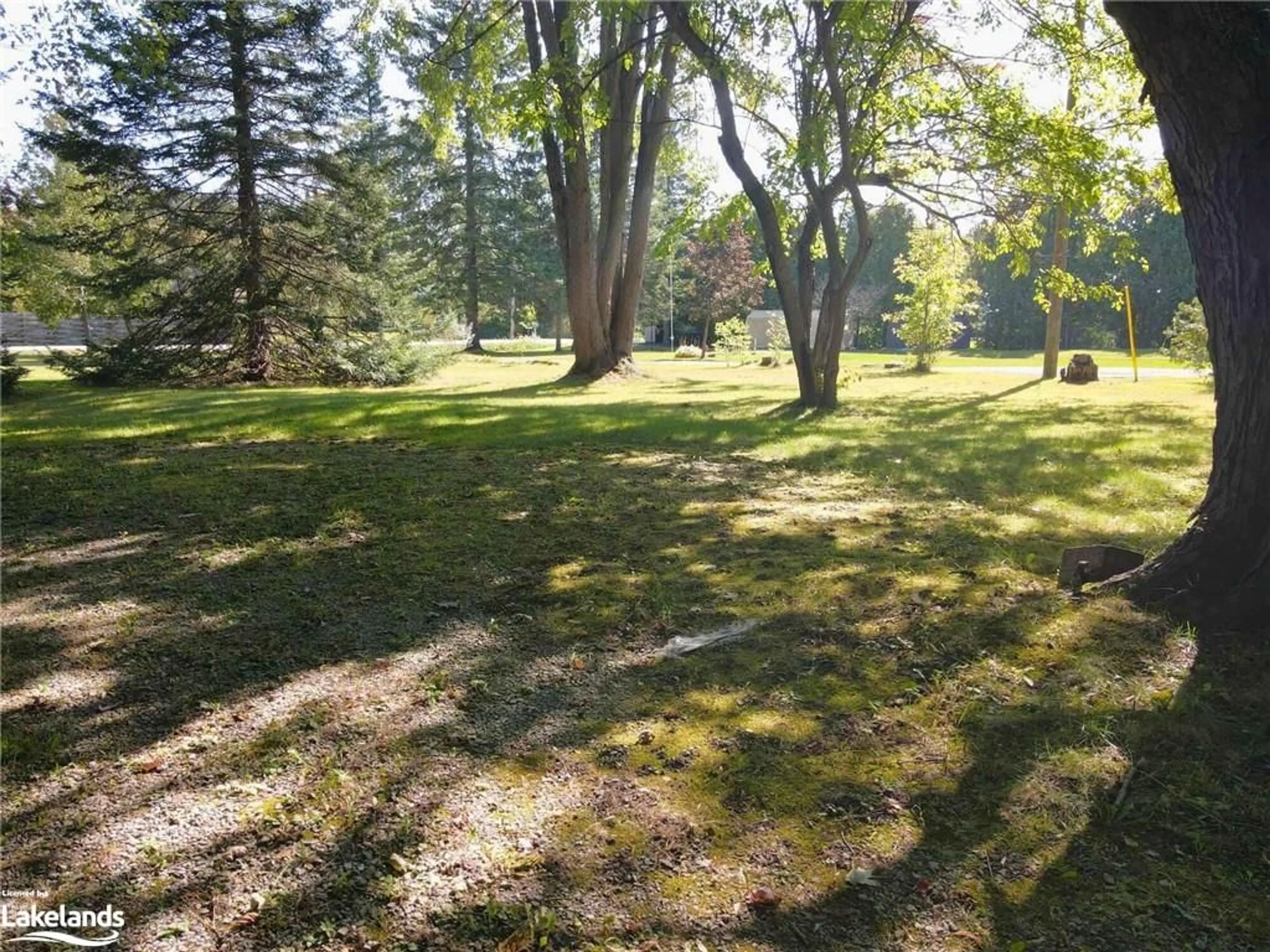 Patio, the fenced backyard for 1968 Rosemount Road, Waubaushene Ontario L0K 2C0