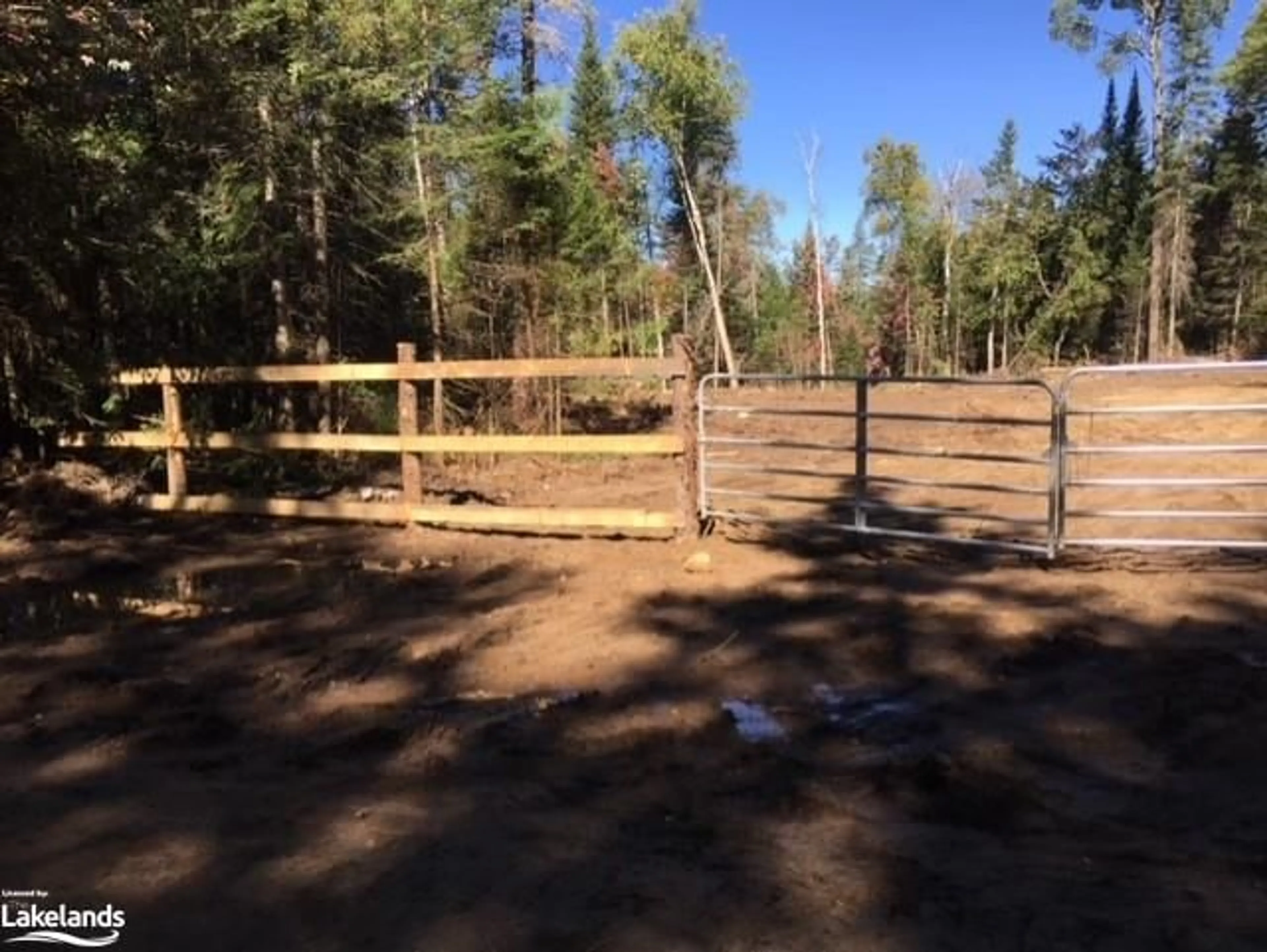 Fenced yard for 0 Trudgeons Rd, Sundridge Ontario P0A 1Z0