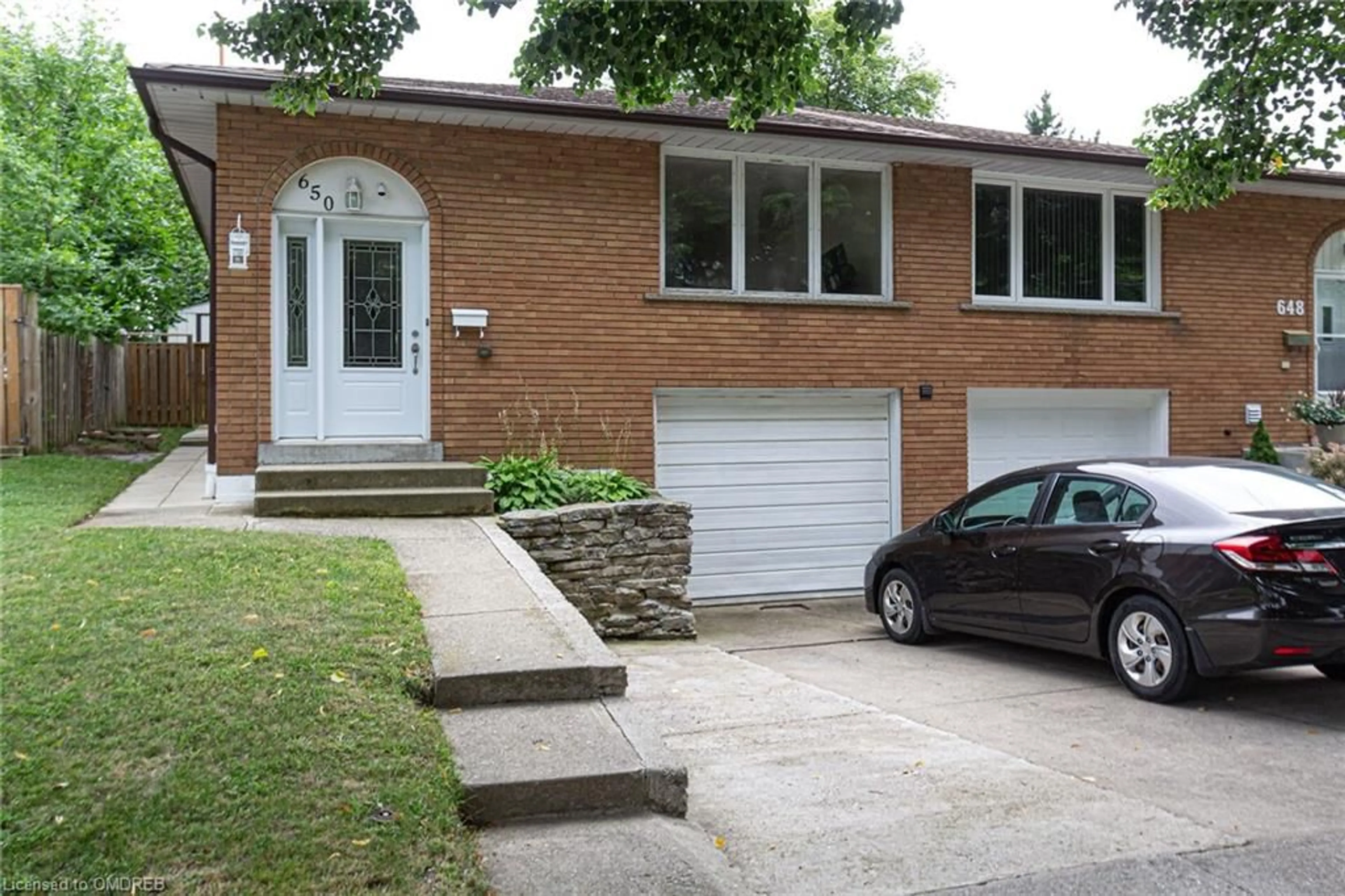 Home with brick exterior material for 650 Greenhill Ave, Hamilton Ontario L8K 5E9