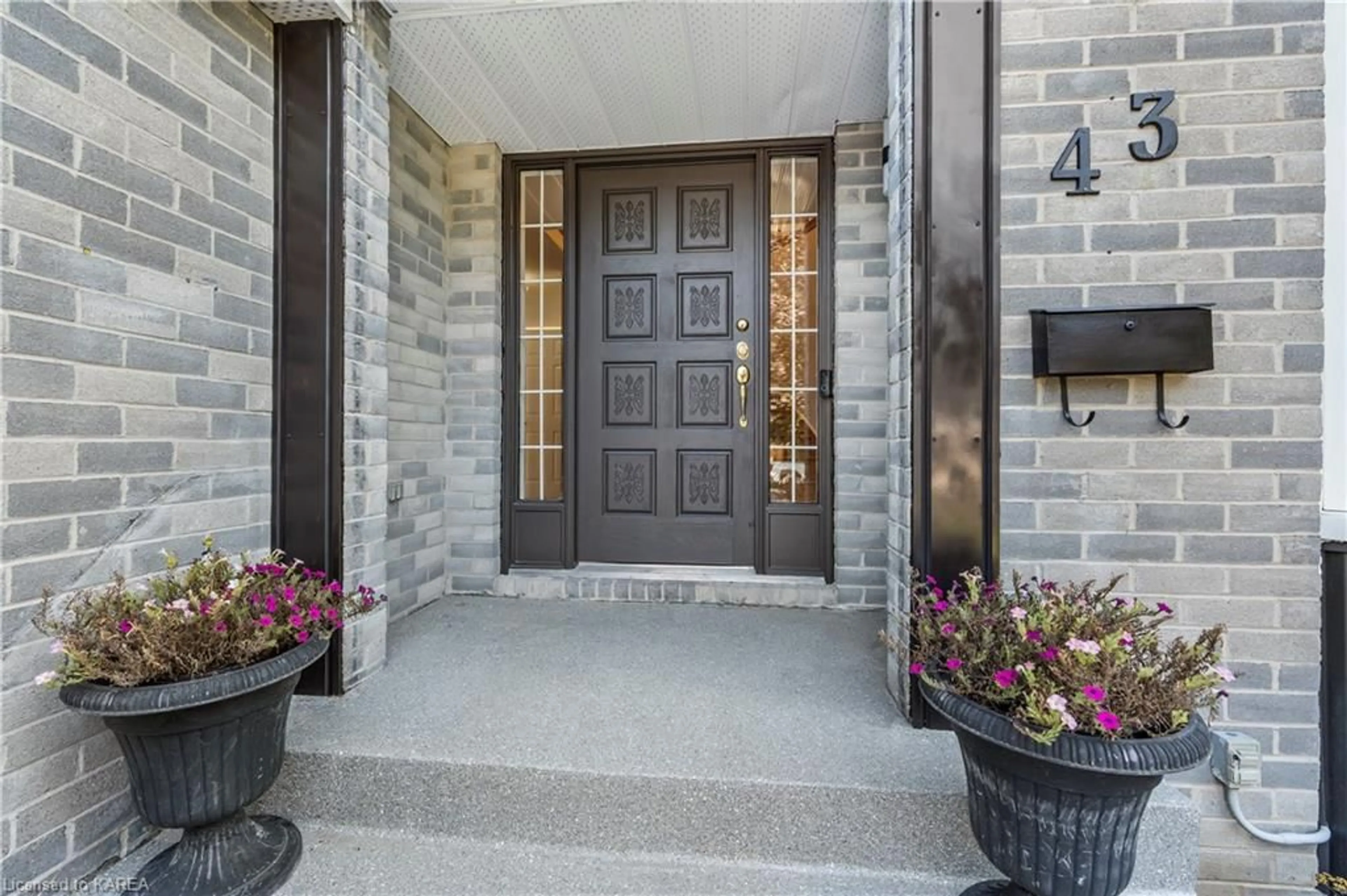 Indoor entryway, cement floor for 43 Collegeview Cres, Kingston Ontario K7M 7J8