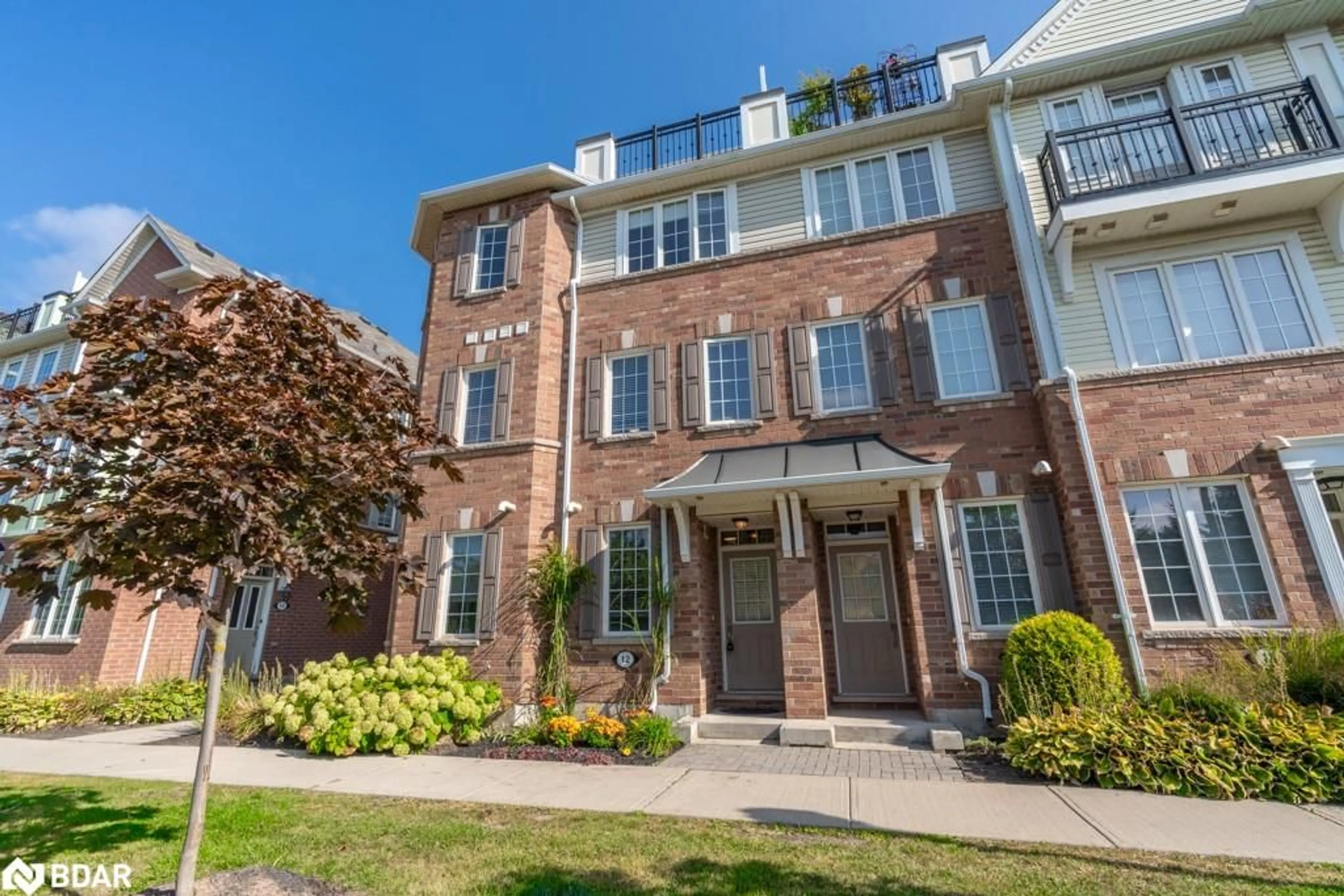 A pic from exterior of the house or condo for 2614 Dashwood Dr #12, Oakville Ontario L6M 0K5