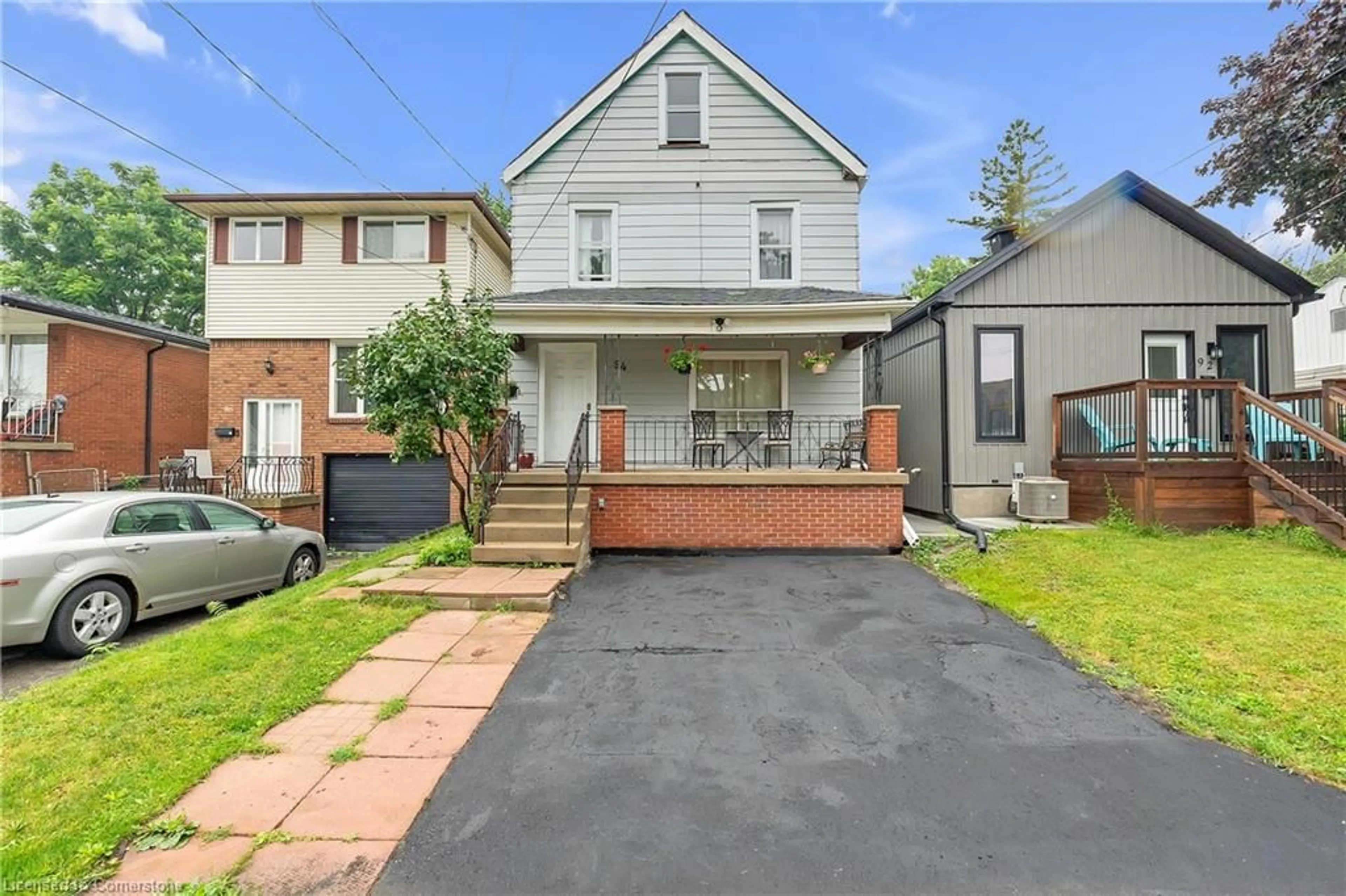 Frontside or backside of a home for 94 East 35th St, Hamilton Ontario L8V 3Y1