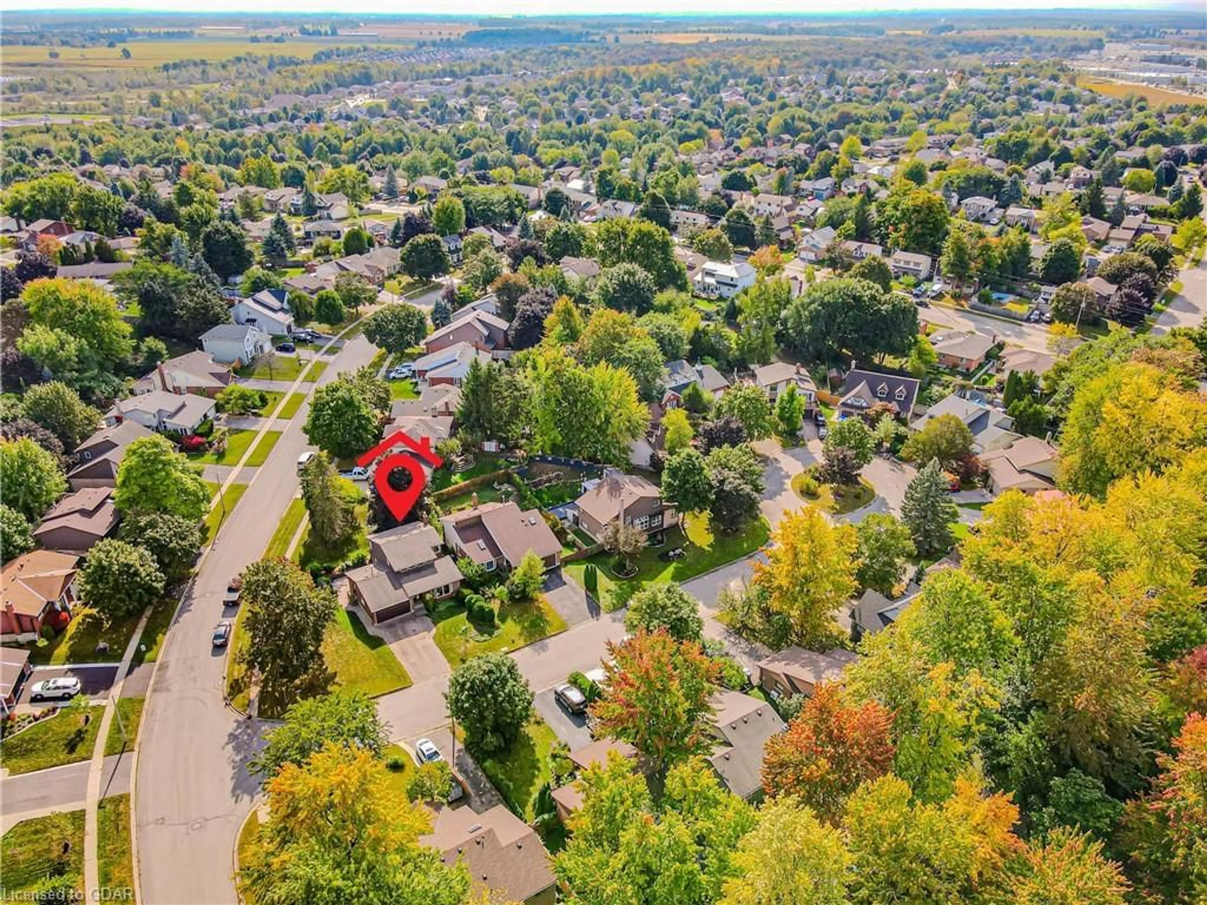 Frontside or backside of a home, the street view for 2 Pickwick Pl, Guelph Ontario N1H 7V8