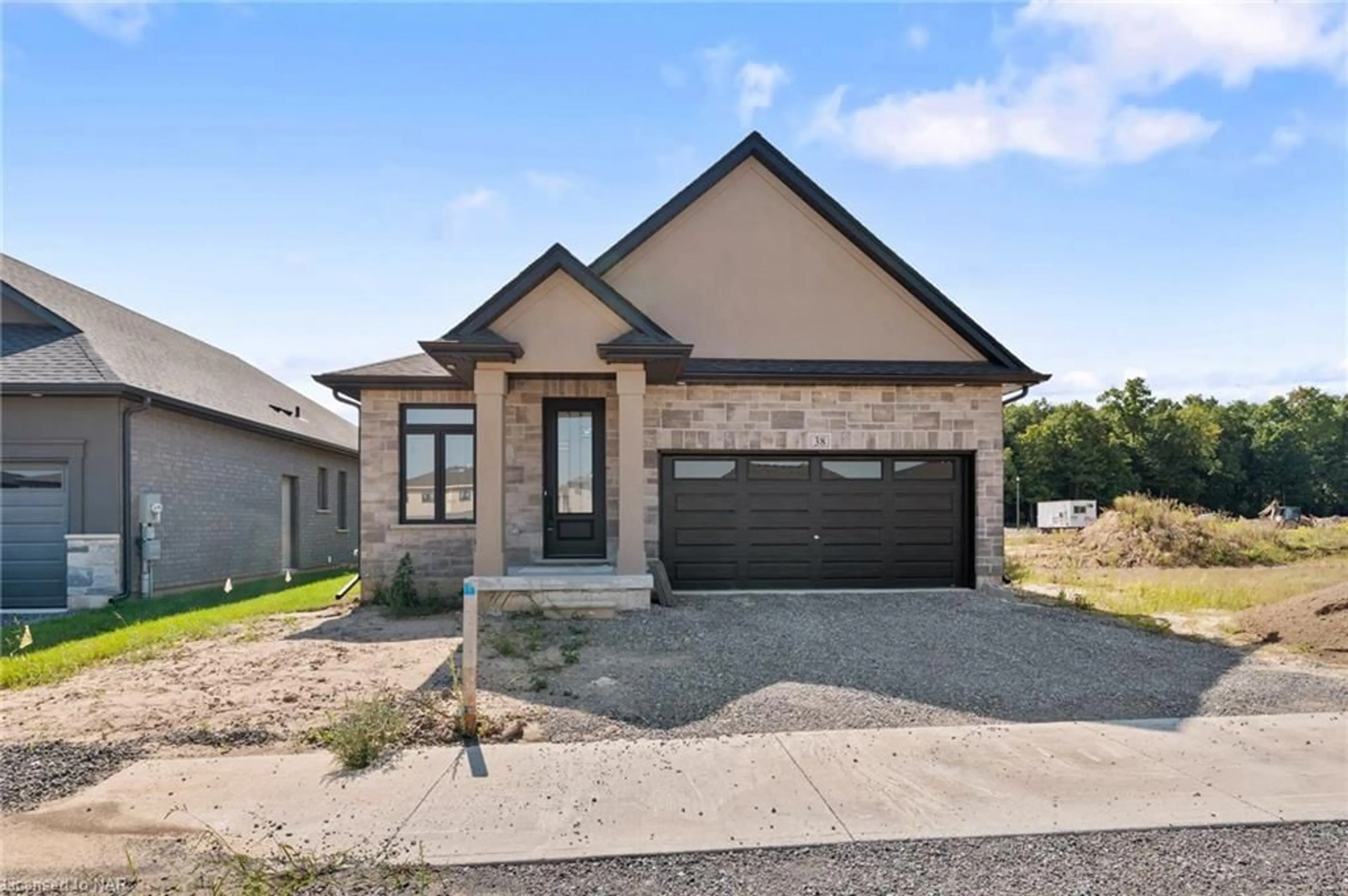 Frontside or backside of a home for 38 Marie St, Fonthill Ontario L0S 1E1