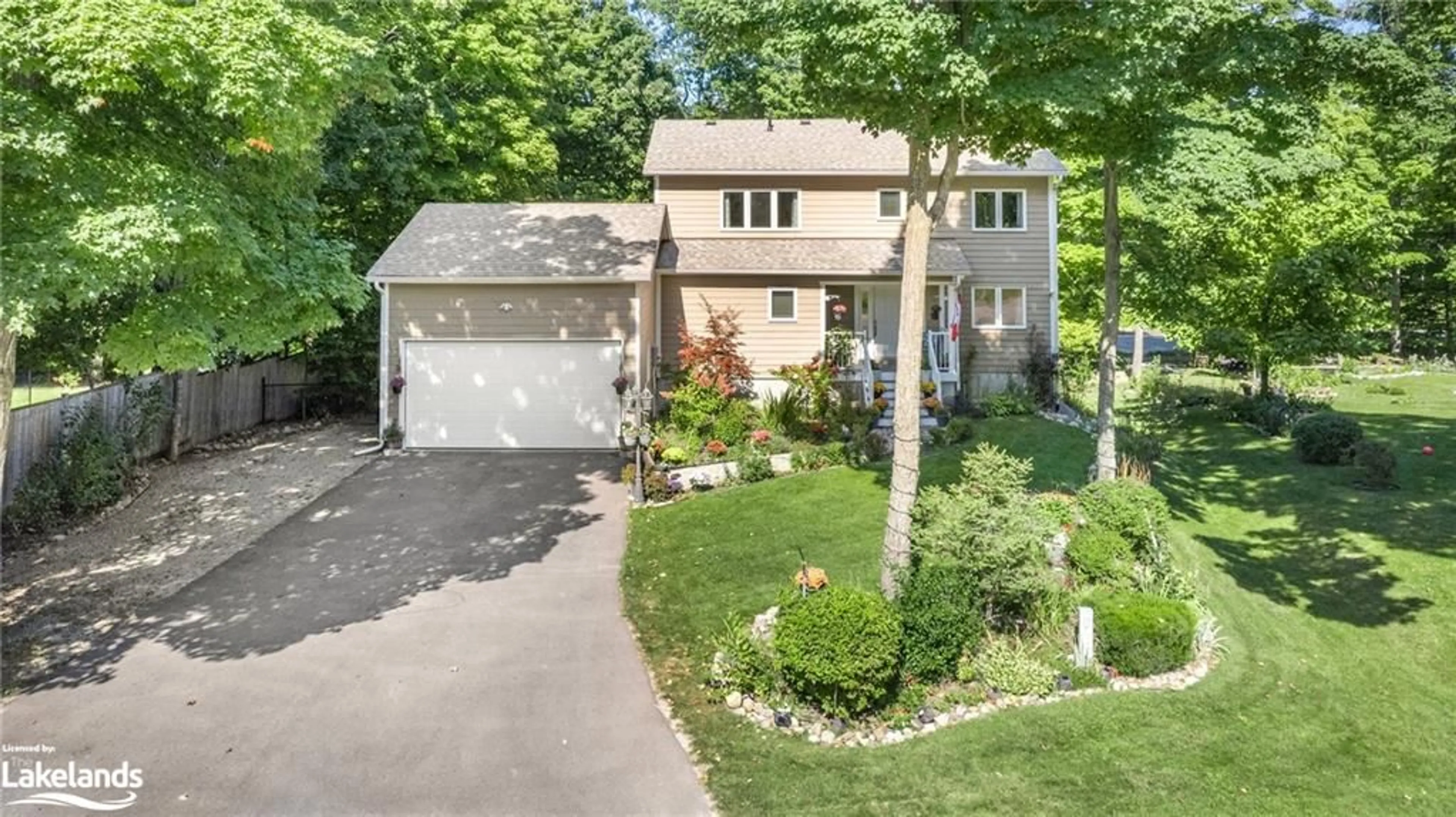 Frontside or backside of a home, the street view for 10 Musquake Crt, Tiny Twp Ontario L9M 1R2