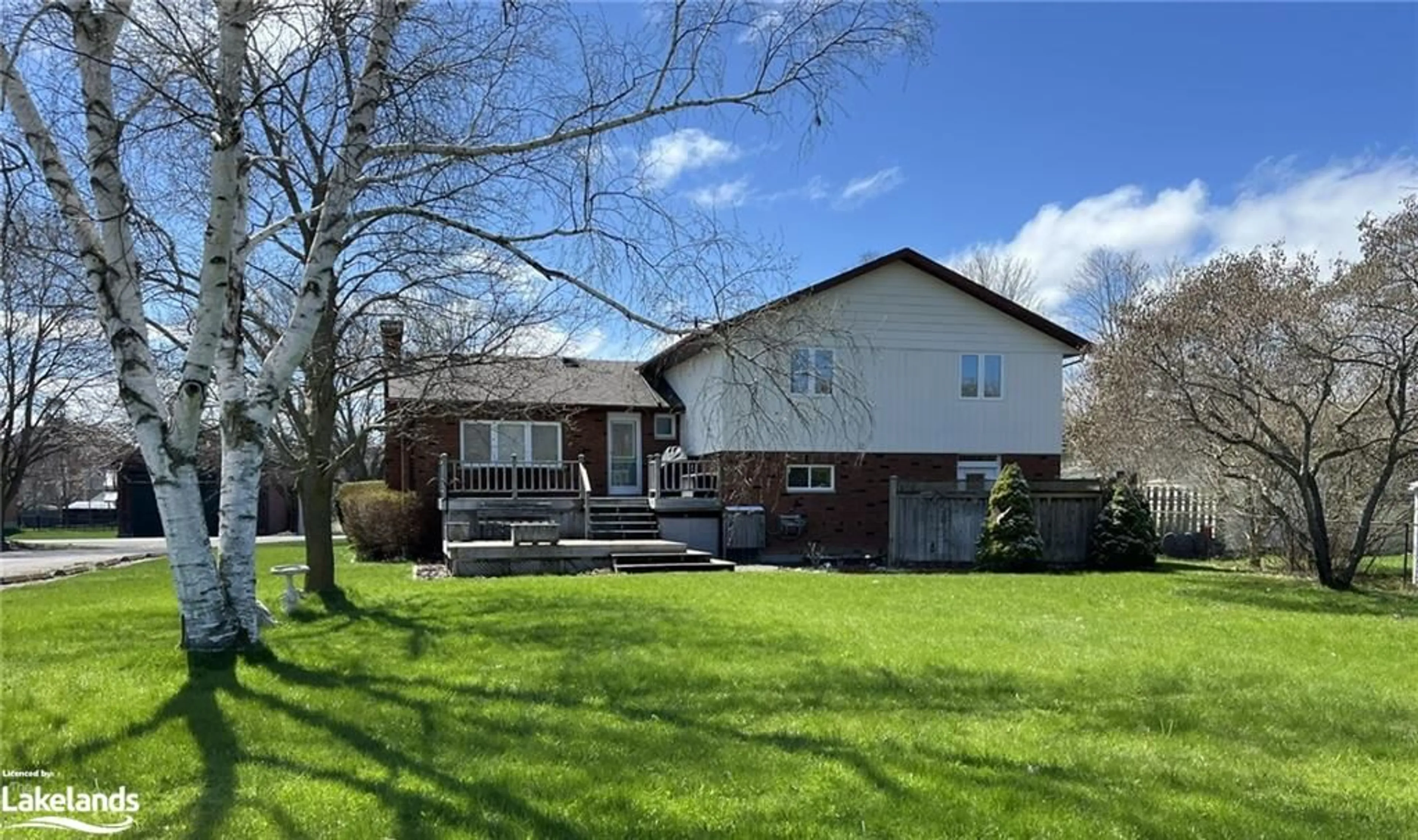 Frontside or backside of a home, cottage for 42 Francis St, Creemore Ontario L0M 1G0